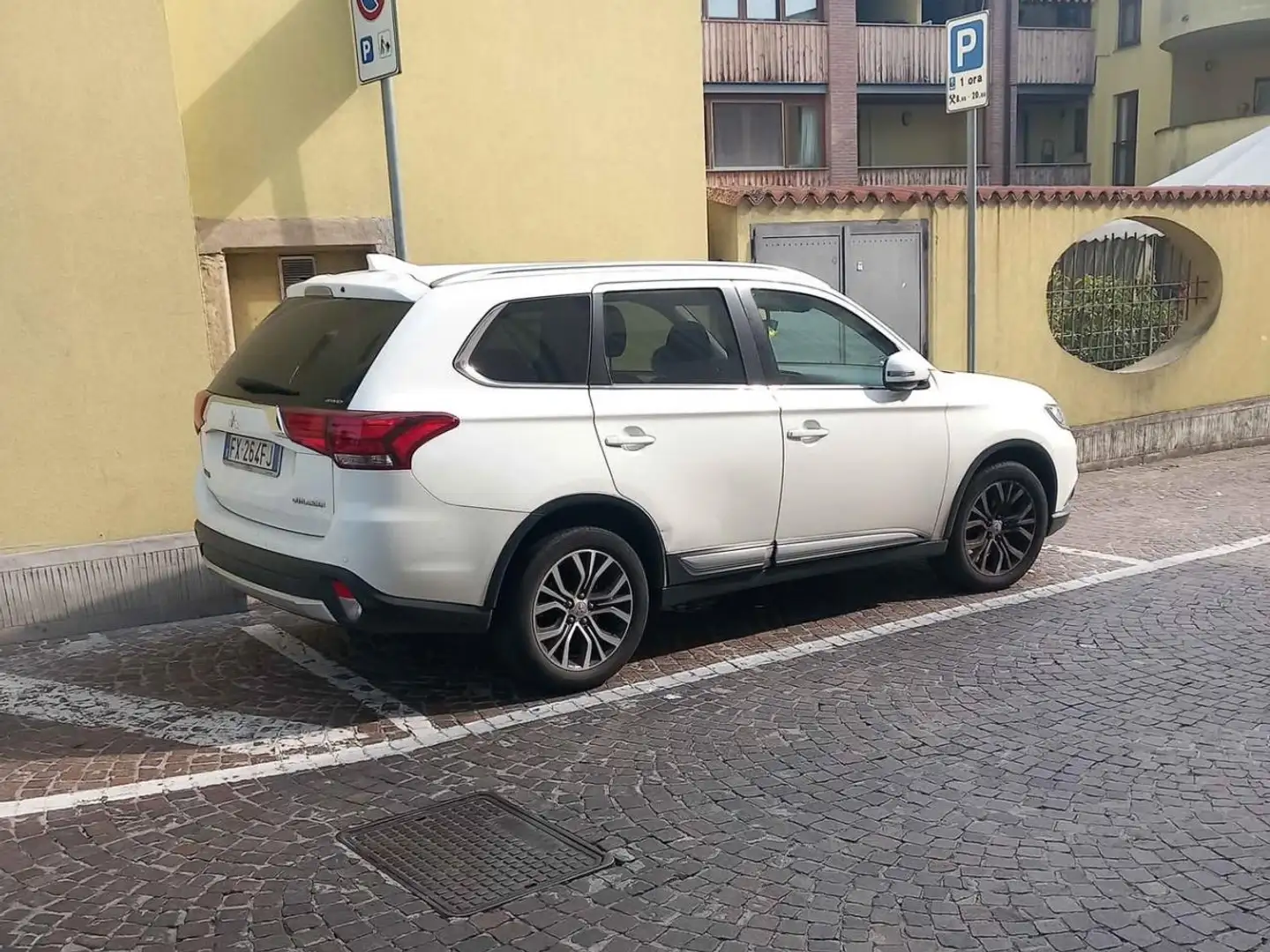 Mitsubishi Outlander Disel 2.2 7.p Bianco - 2