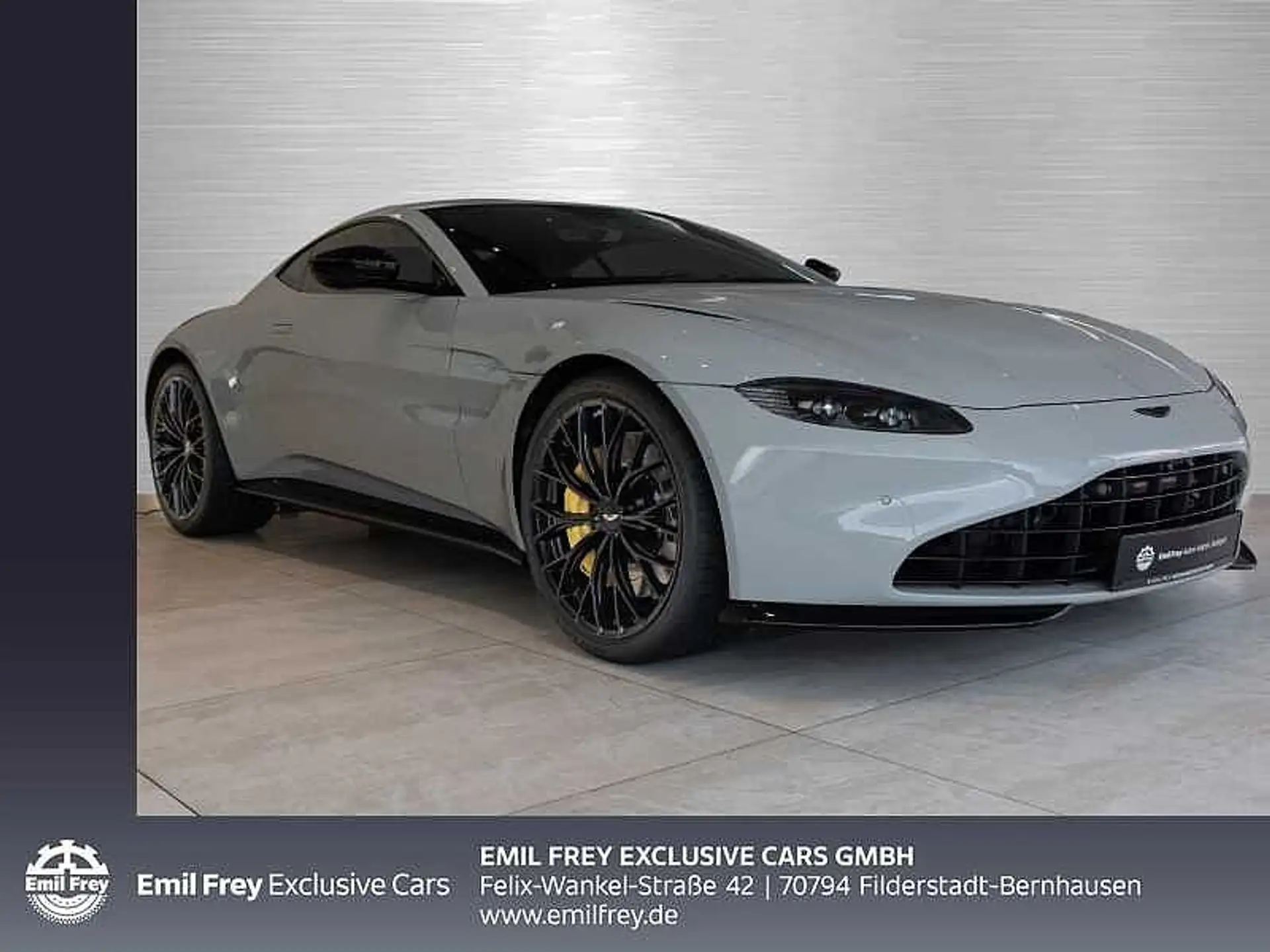 애스턴마틴 밴티지 V8 Coupe 2023 화이트 사진 1