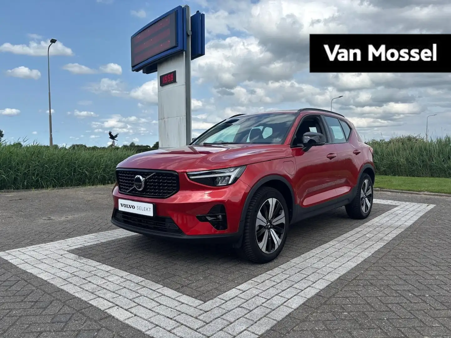 Volvo XC40 1.5 T5 Plug-in hybrid Ultimate Dark | Full Options Naranja - 1