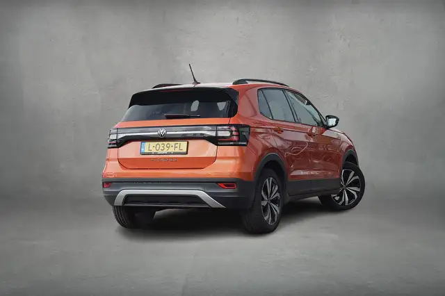 Volkswagen T-Cross view 3