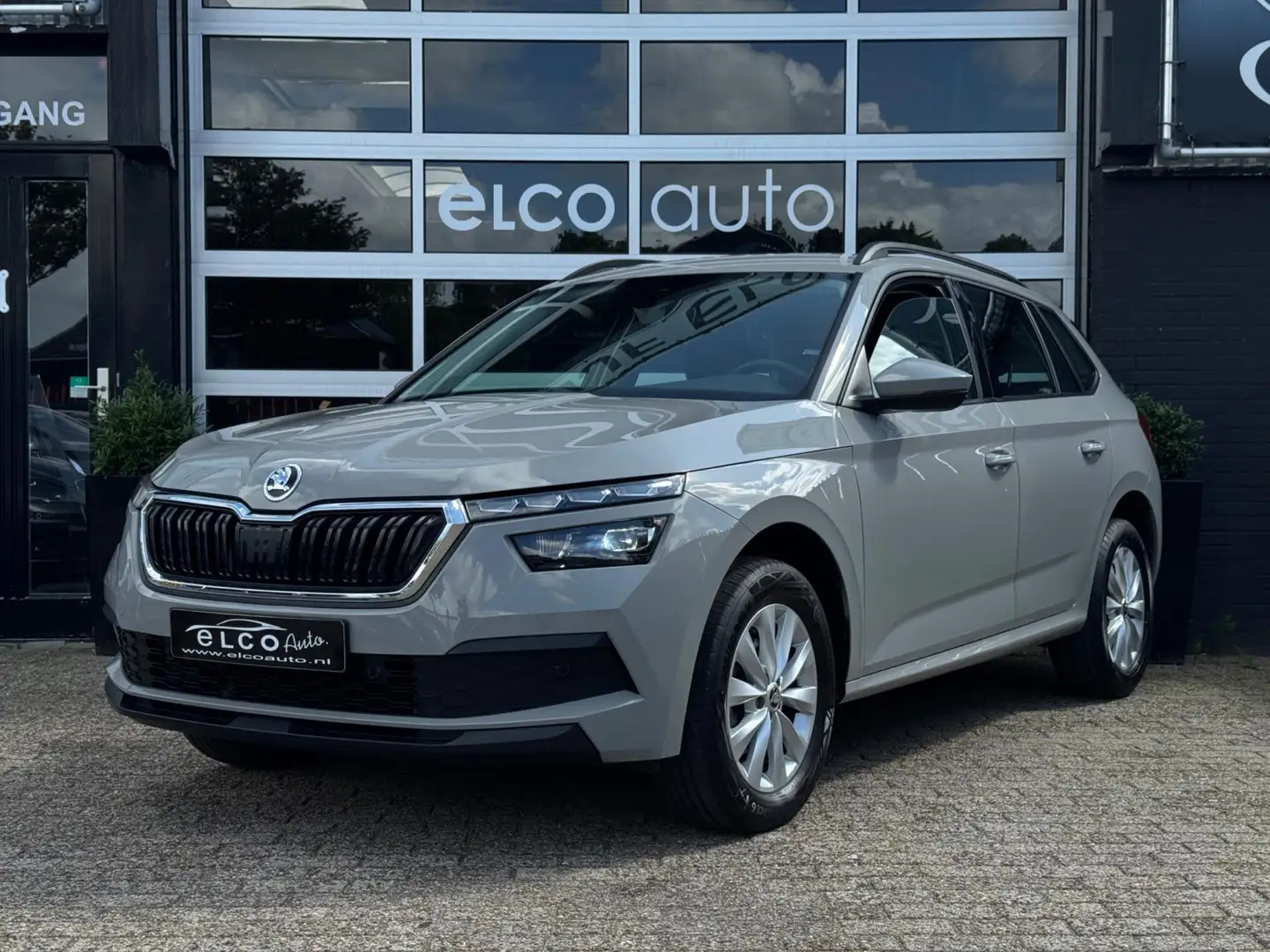 Skoda Kamiq 1.0 TSI Business Edition / CarPlay / Trekhaak Grijs - 1