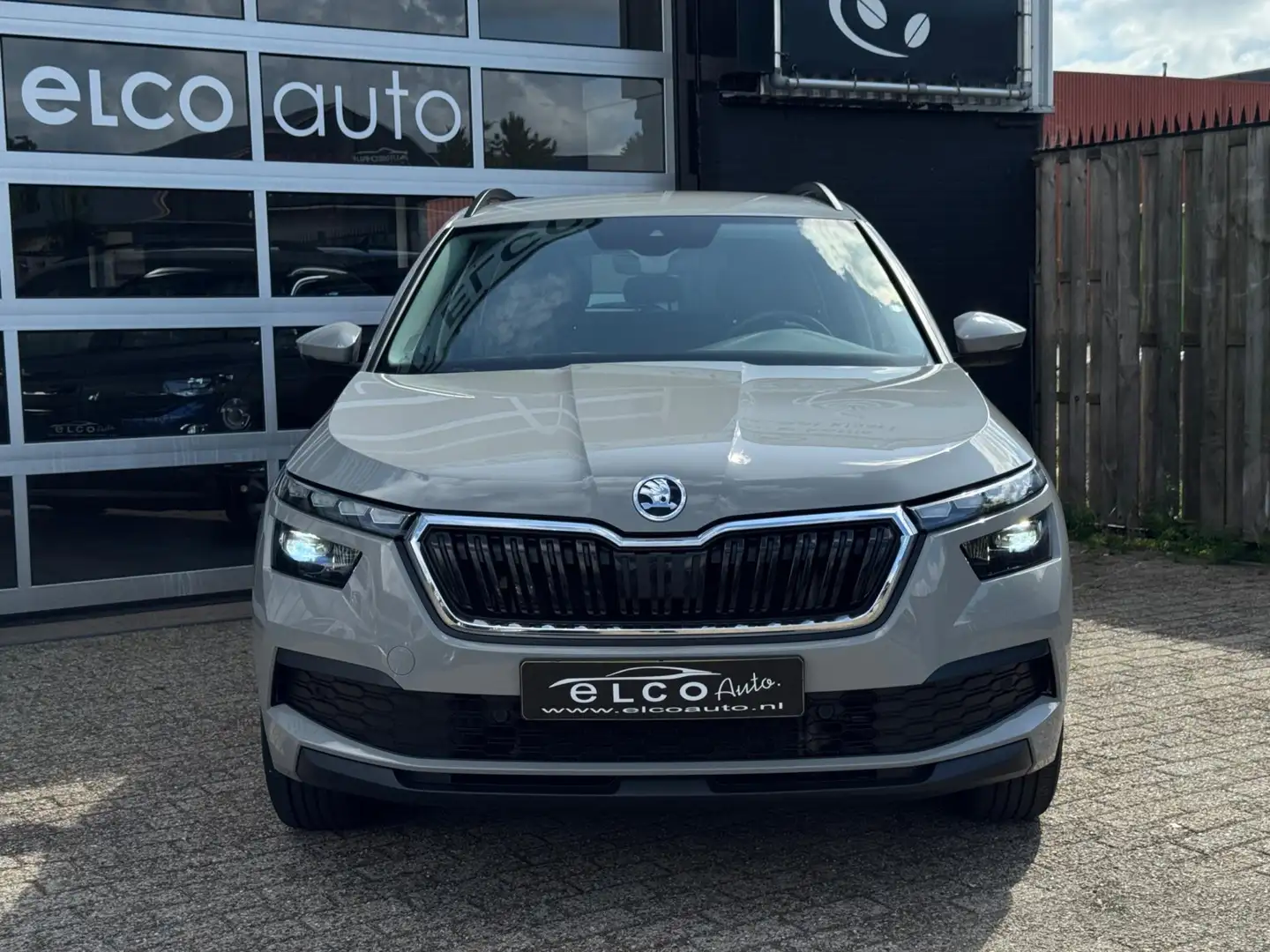 Skoda Kamiq 1.0 TSI Business Edition / CarPlay / Trekhaak Grijs - 2
