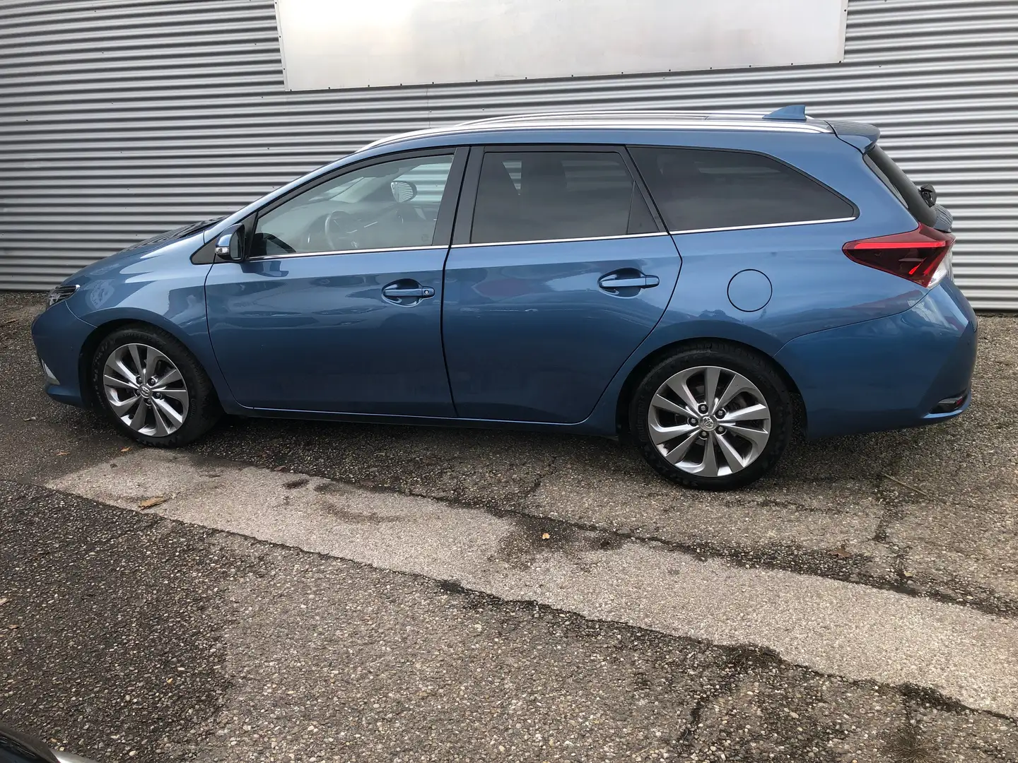Toyota Auris Auris TS KOMBI 1,6 D-4D Lounge #SUPER AUSSTATTUNG# Blau - 2