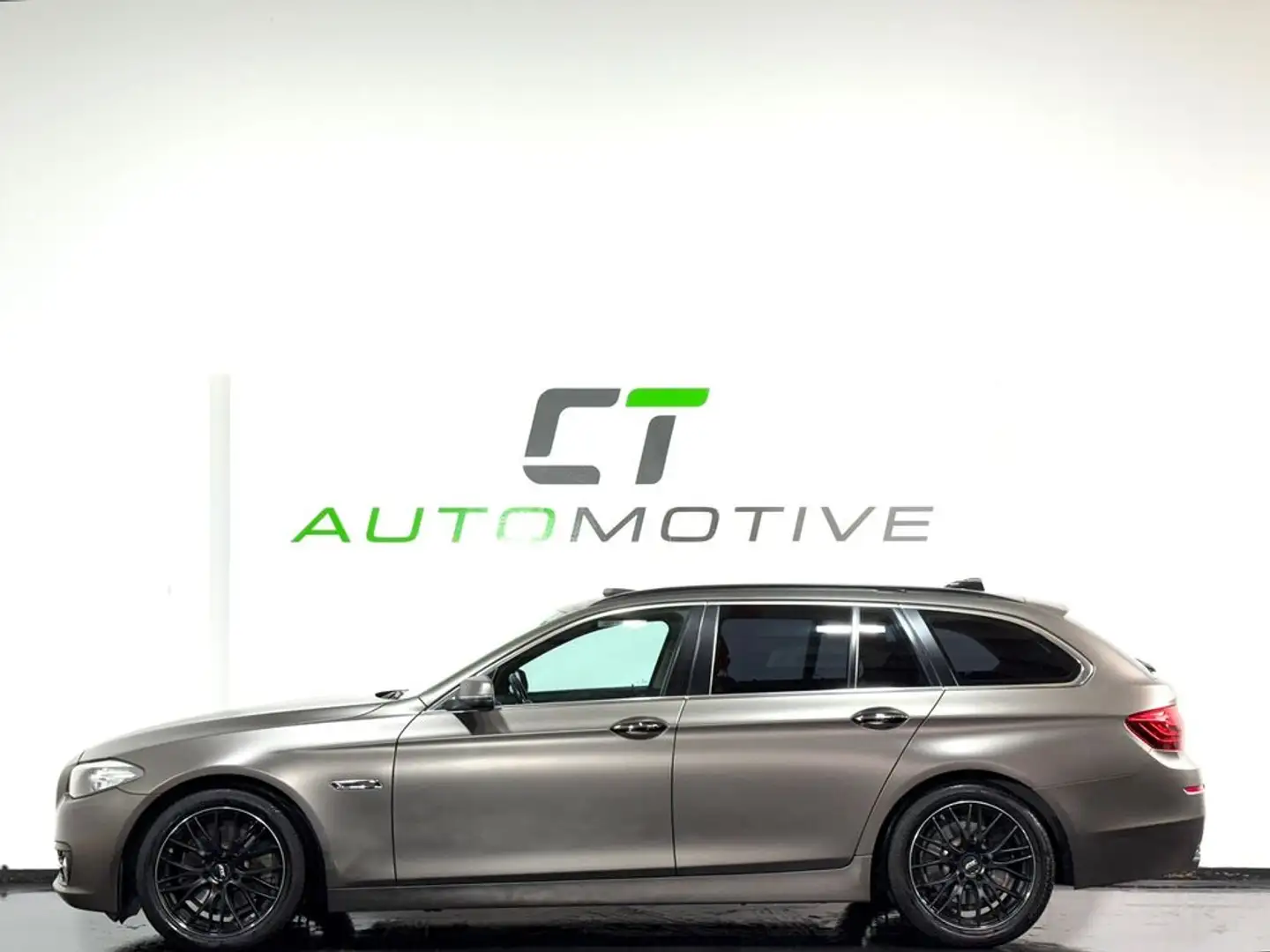 BMW 520 d xDrive Touring Aut. ‼️BLACK WEEK‼️ Grau - 2