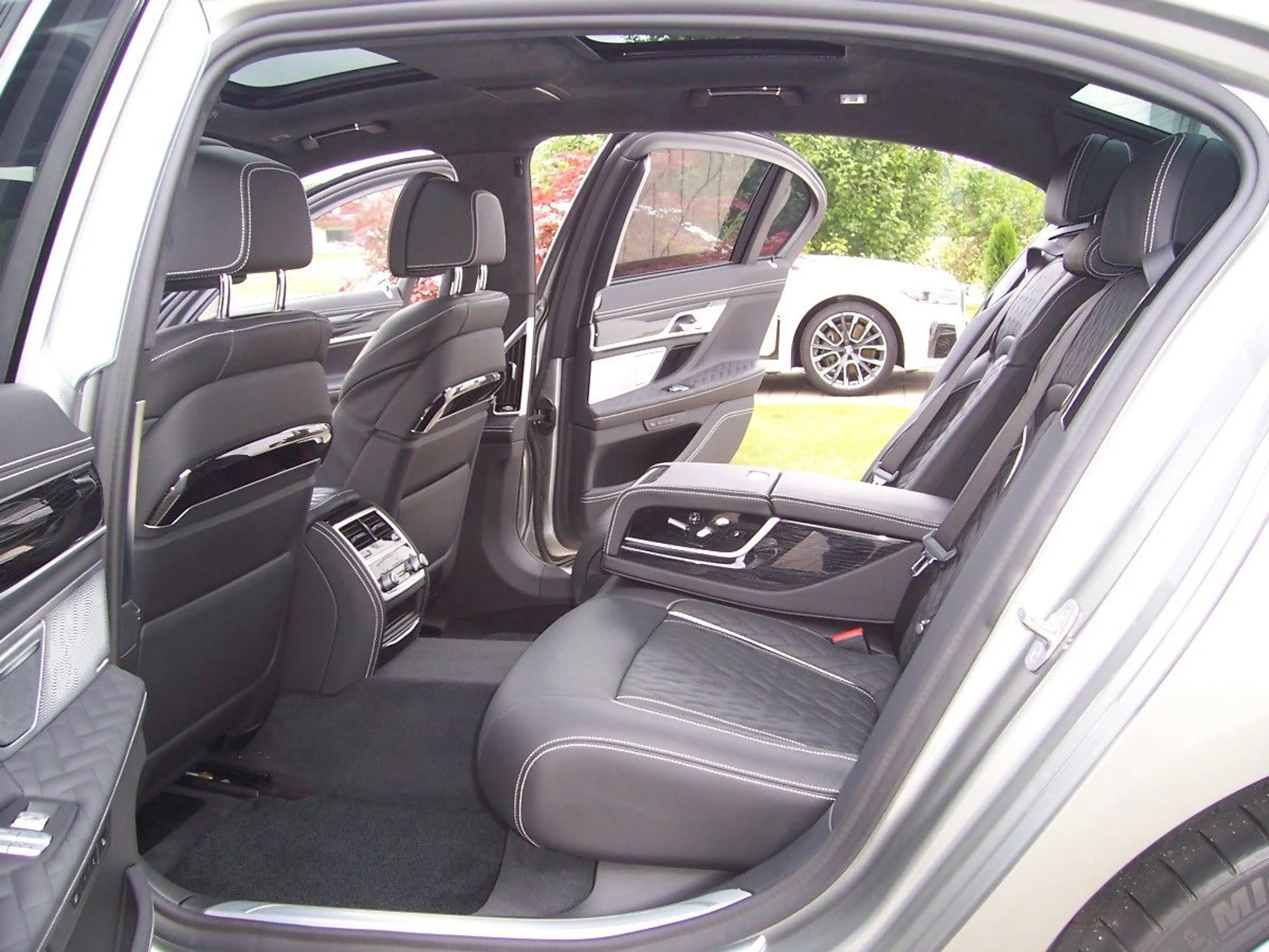 BMW 760 Li xDrive Deutsches Sammlerfahrzeug aus 1.Hd — photo 9