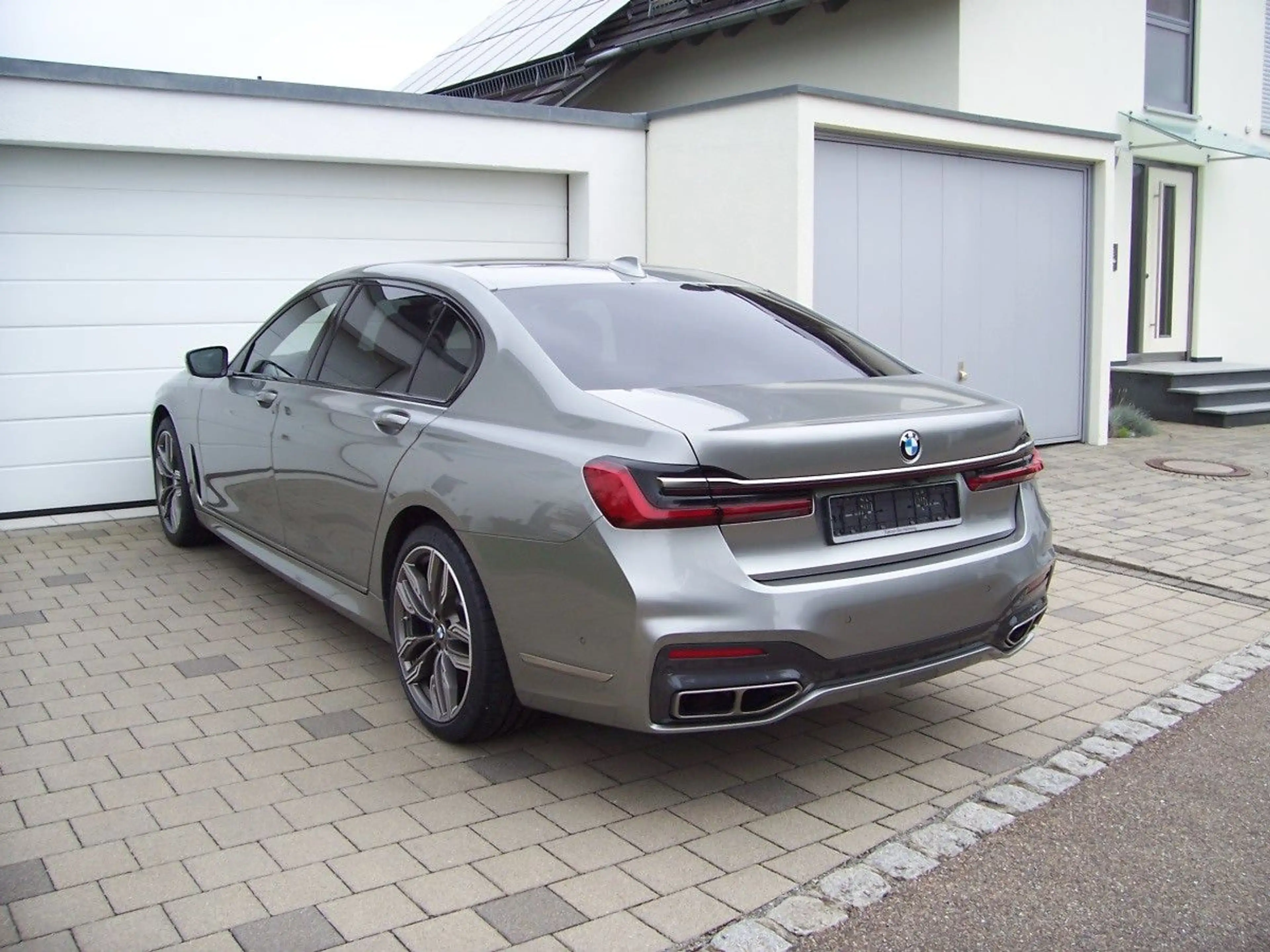 BMW 760 Li xDrive Deutsches Sammlerfahrzeug aus 1.Hd — photo 4