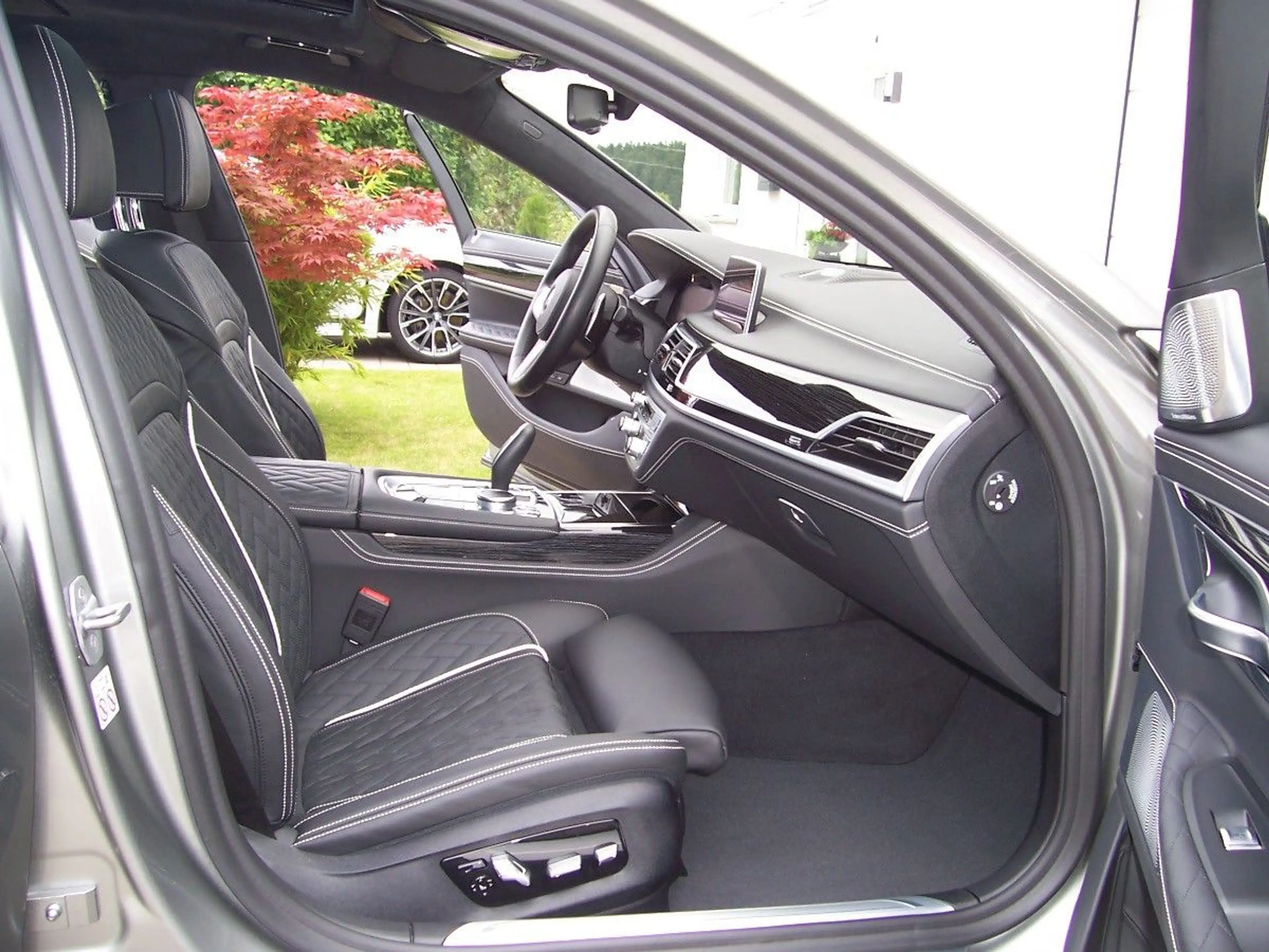 BMW 760 Li xDrive Deutsches Sammlerfahrzeug aus 1.Hd — photo 8