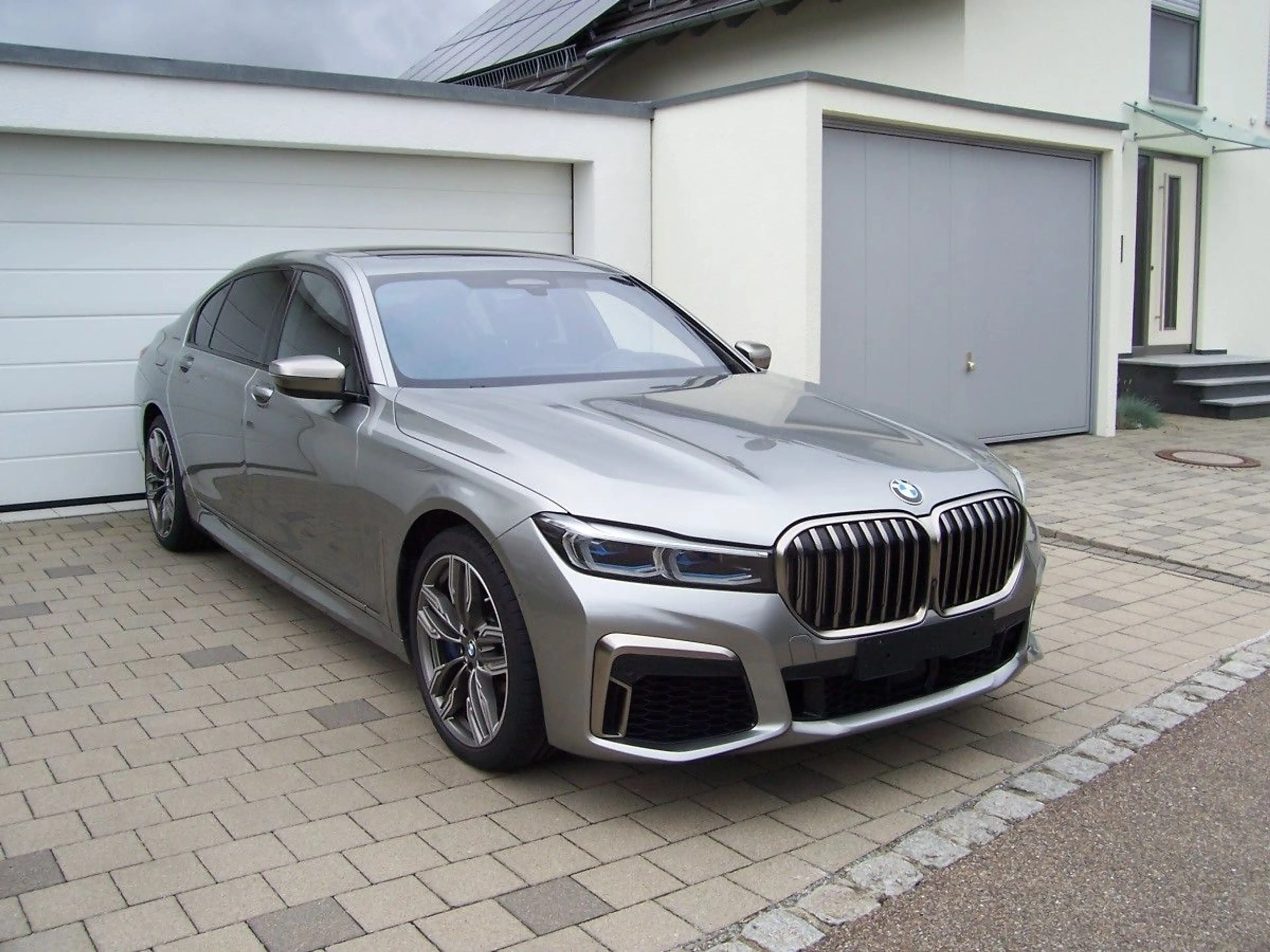 BMW 760 Li xDrive Deutsches Sammlerfahrzeug aus 1.Hd — photo 6