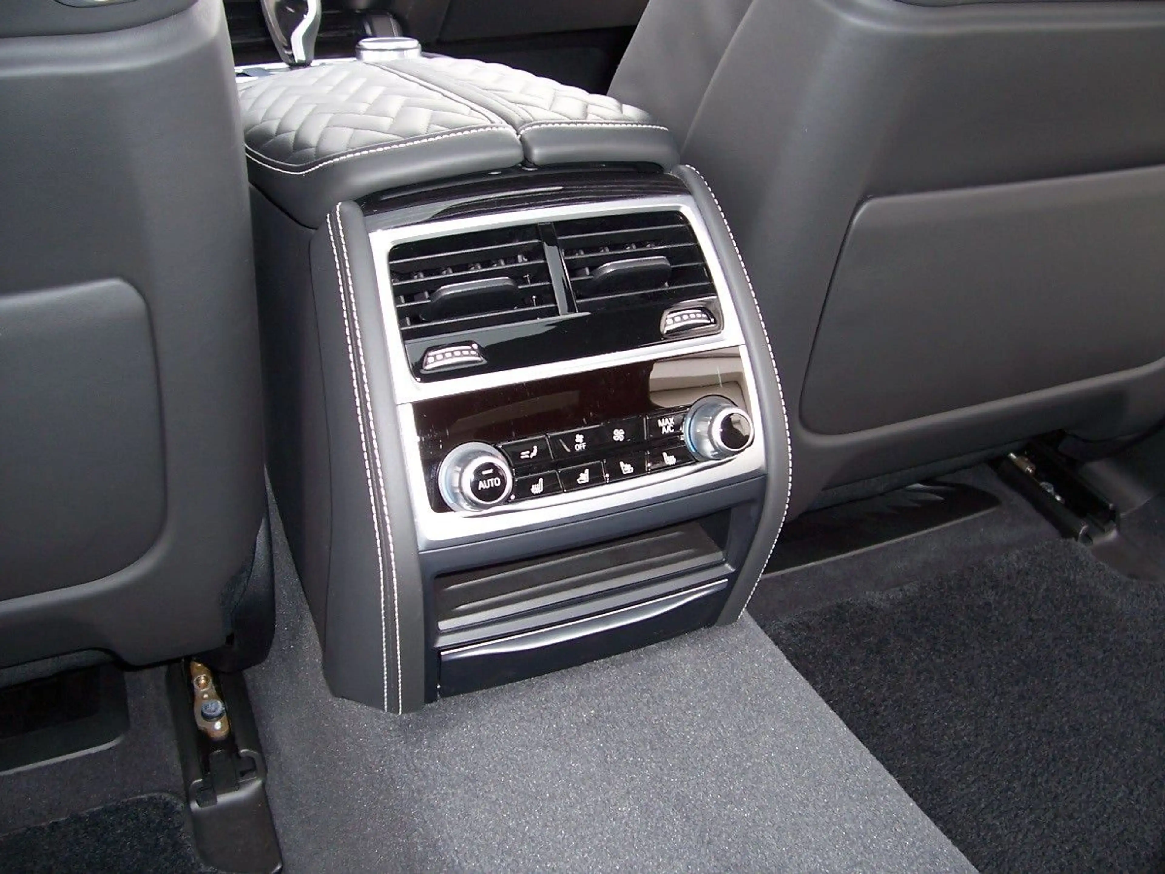 BMW 760 Li xDrive Deutsches Sammlerfahrzeug aus 1.Hd — photo 15