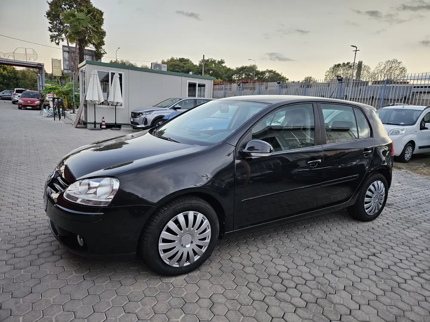 Volkswagen Golf Golf V 2003 5p 1.6 Comfortline Noir - 1