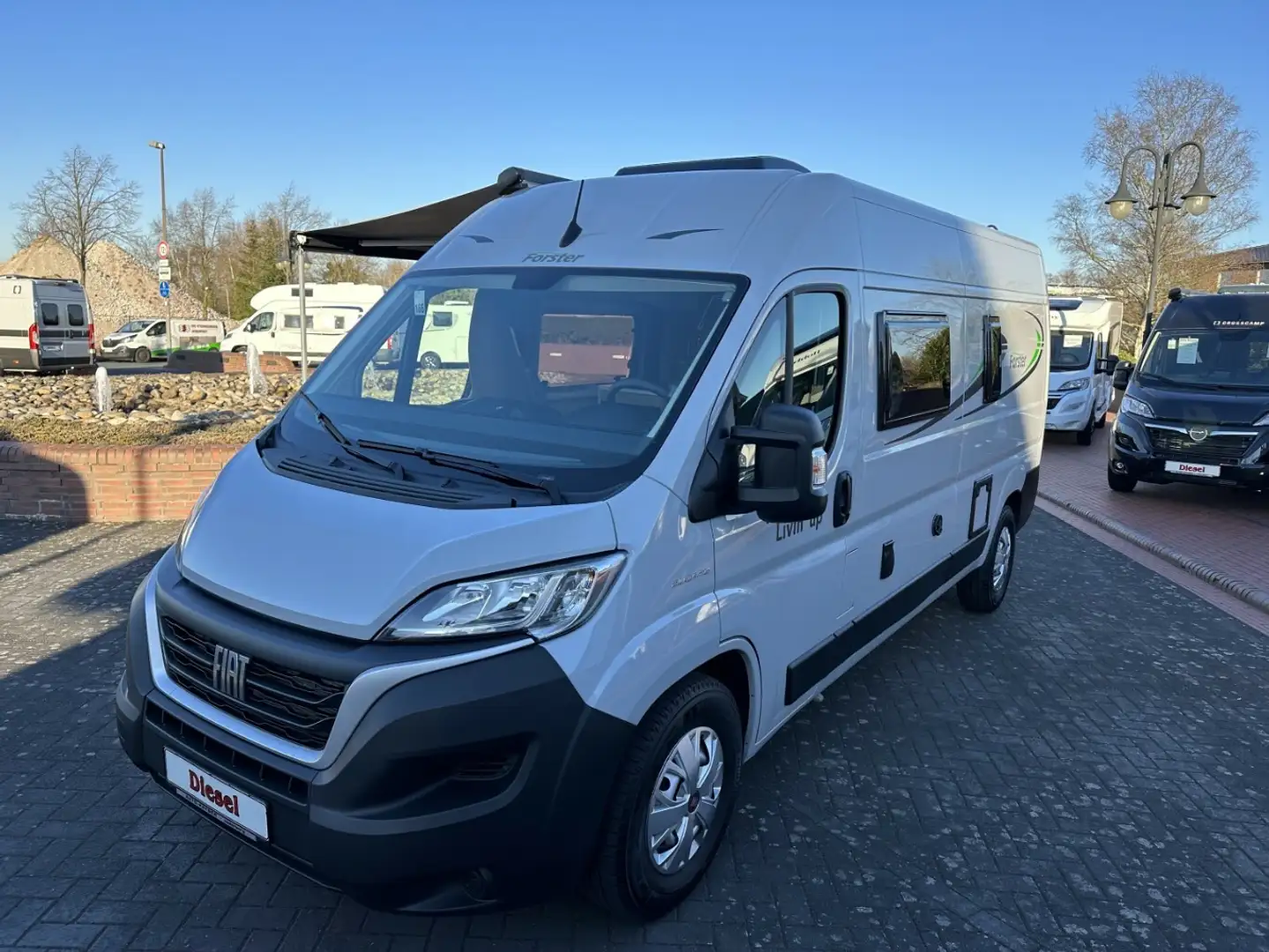 Forster 599 HB +TV/SAT+Solar+AHK+Markise+Kamera+ Grijs - 2