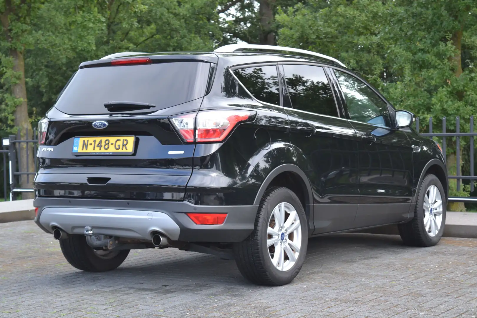 Ford Kuga 1.5 EcoBoost Vignale | Stoel- stuurverw | Navi | T Zwart - 2