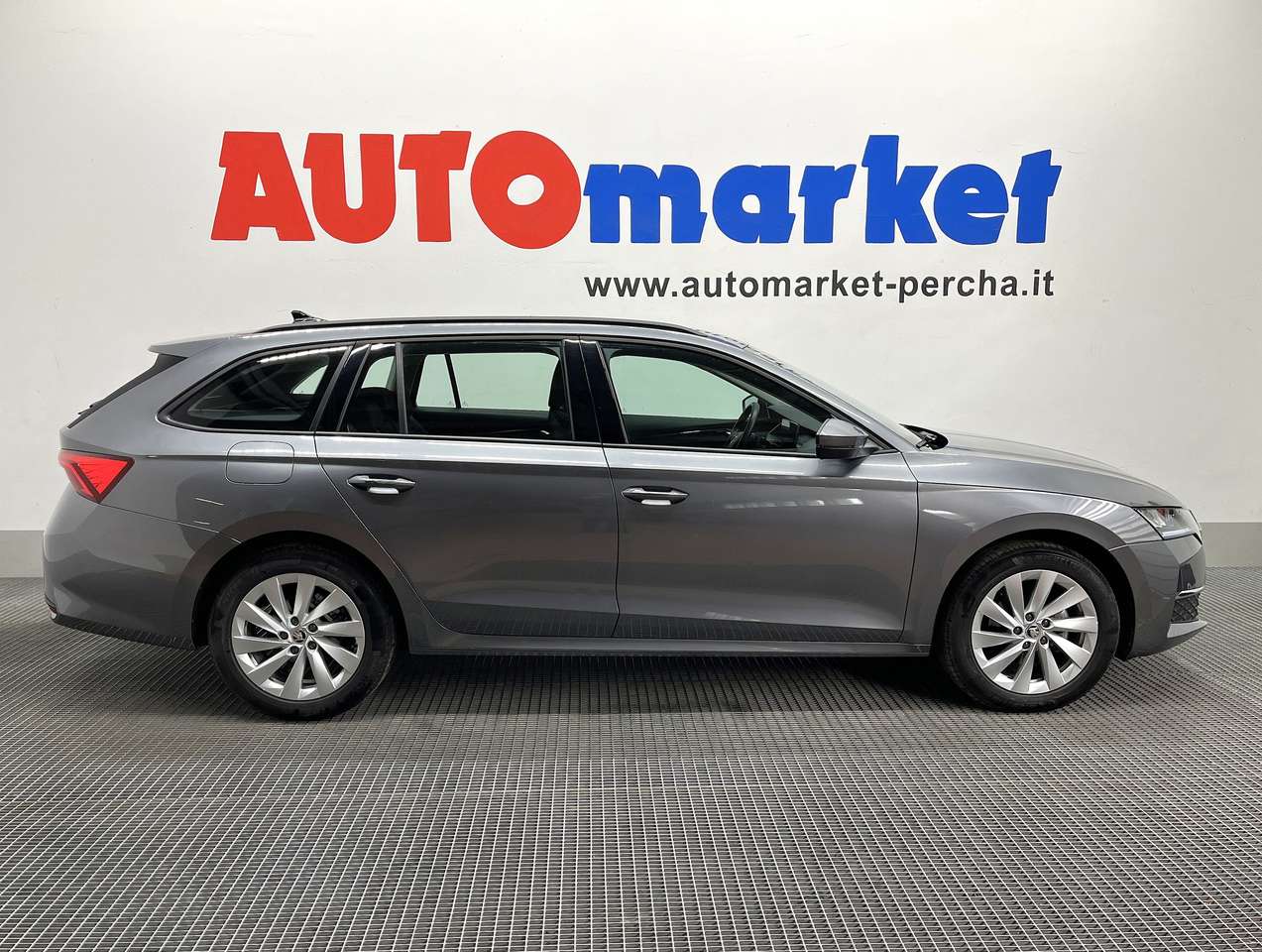 Skoda Octavia Wagon 2.0 TDI Selection 150cv dsg