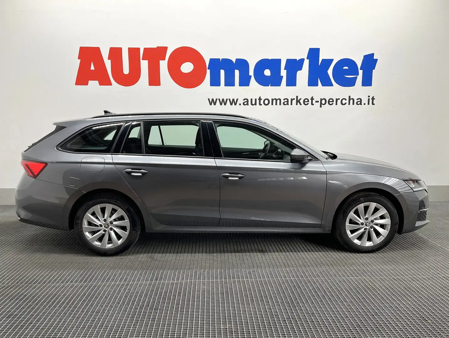 Skoda Octavia Wagon 2.0 TDI Selection 150cv dsg Grigio - 1