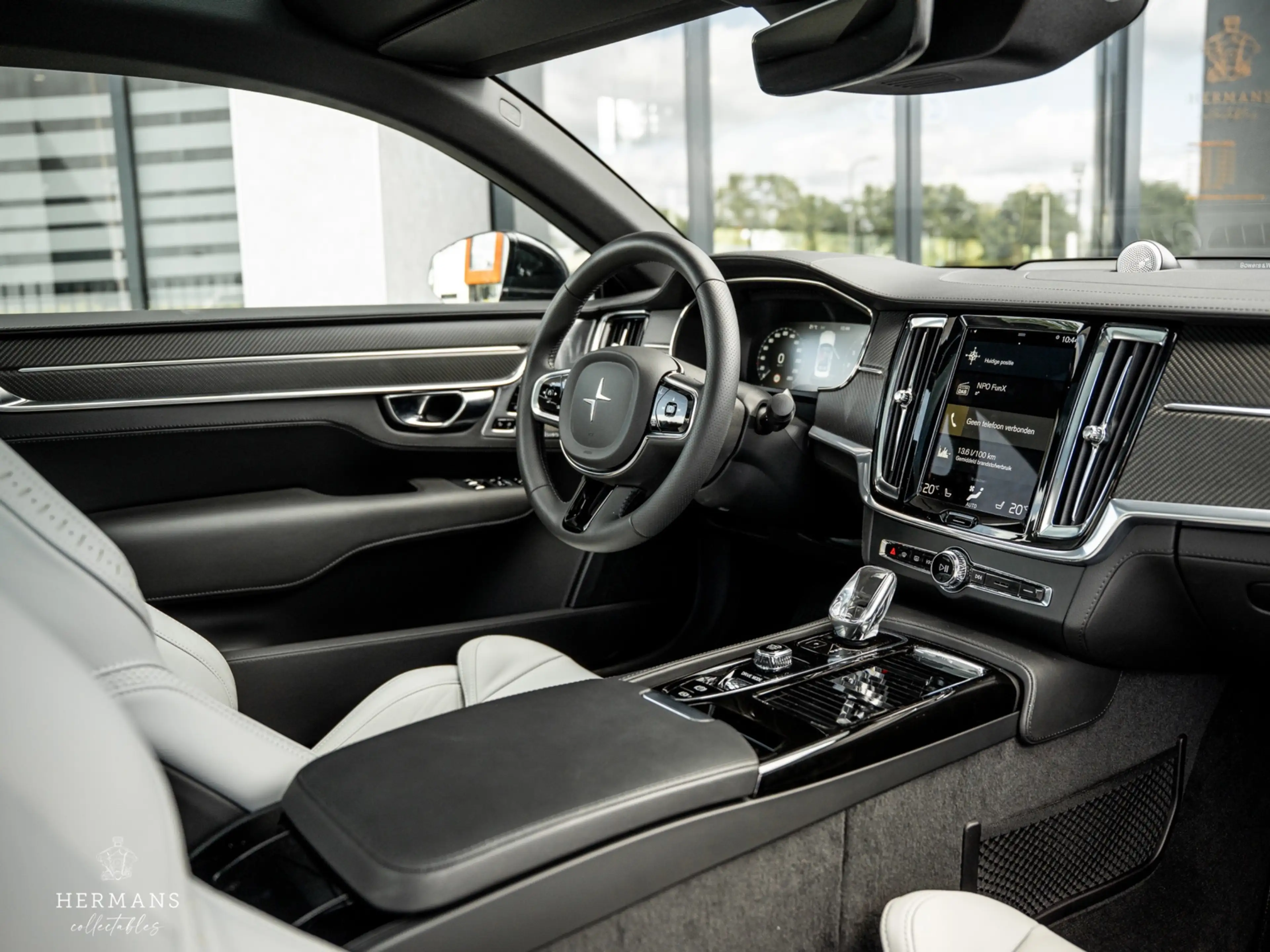 Polestar 1 2.0 T8R / 1 of 1500 / Carbon / Bowers & Wilkins / — photo 17