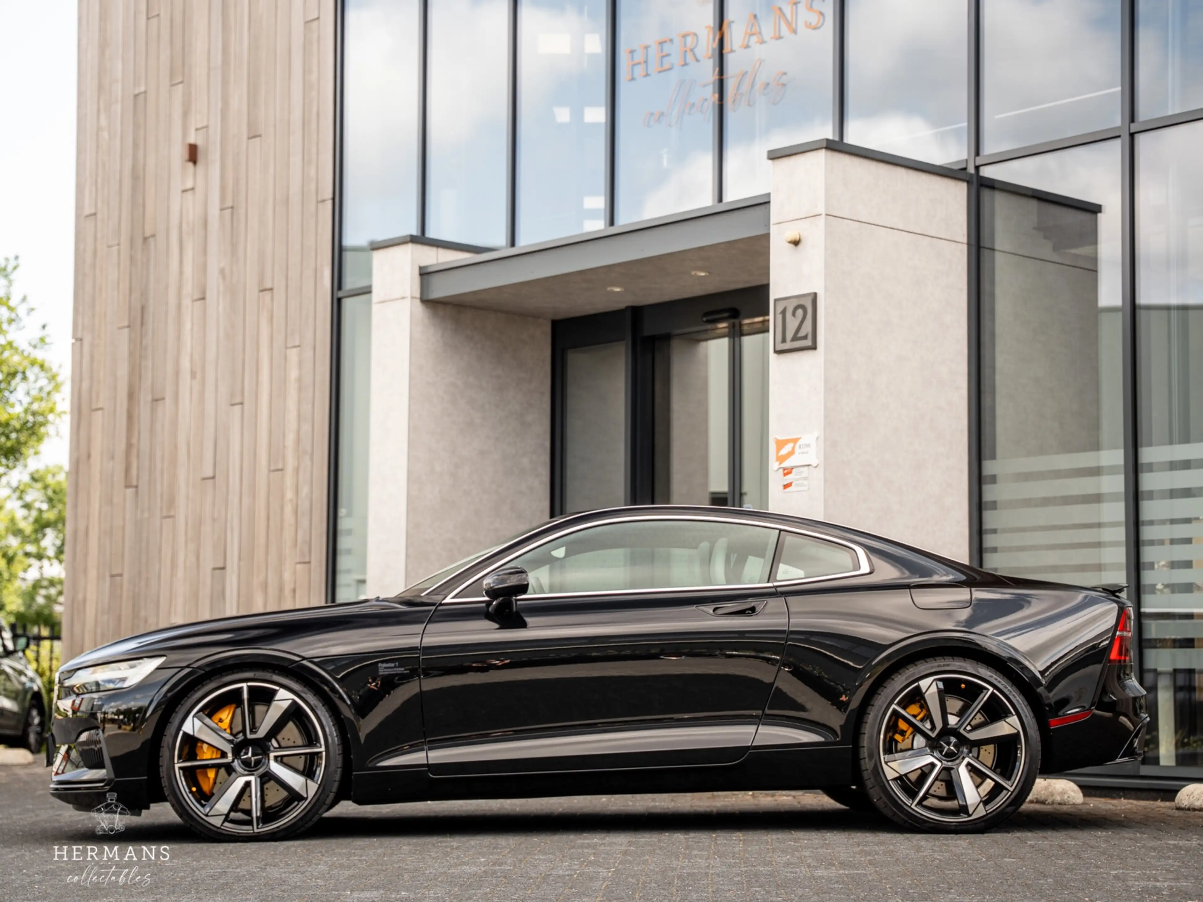 Polestar 1 2.0 T8R / 1 of 1500 / Carbon / Bowers & Wilkins / — photo 14