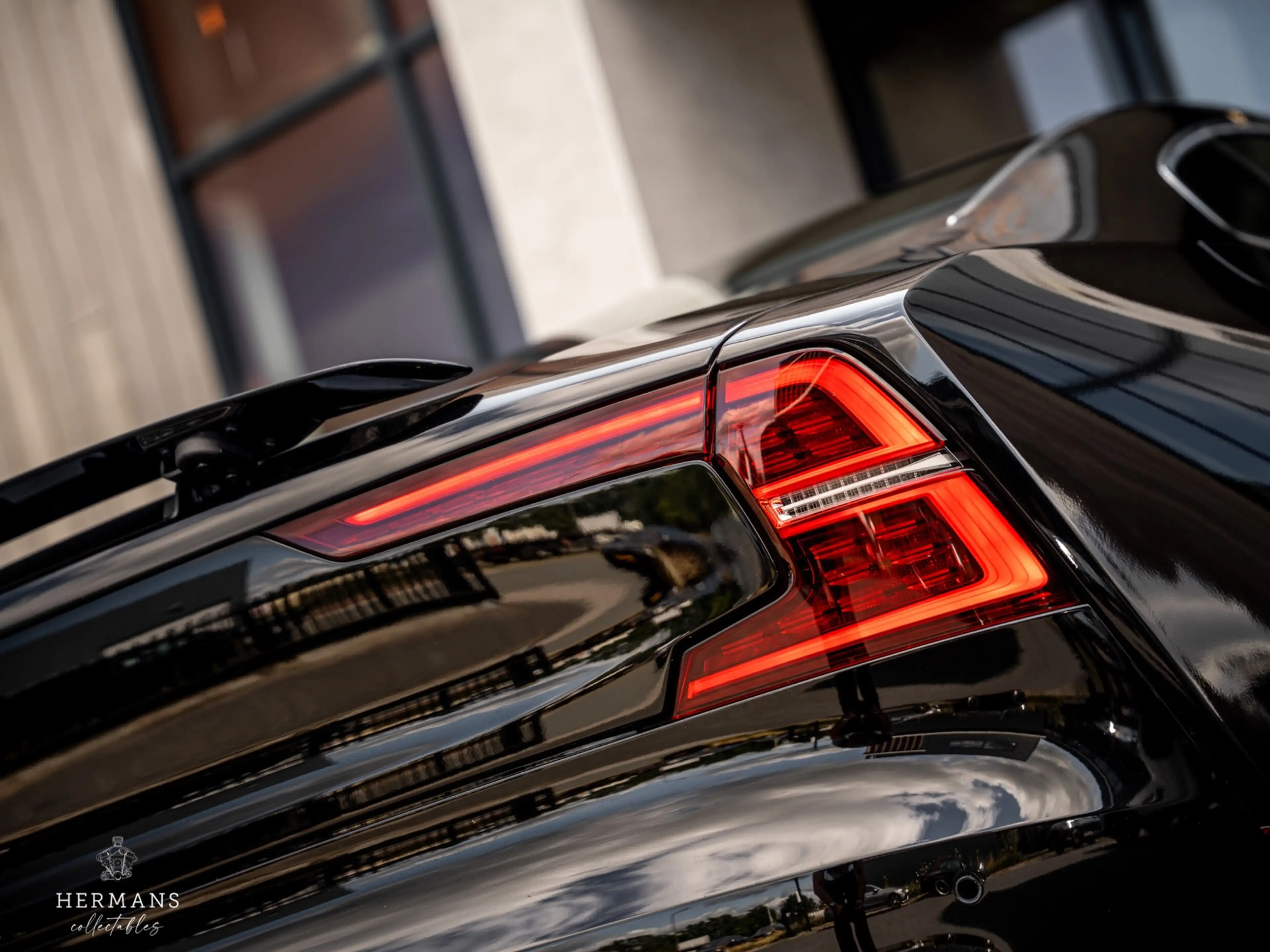 Polestar 1 2.0 T8R / 1 of 1500 / Carbon / Bowers & Wilkins / — photo 9