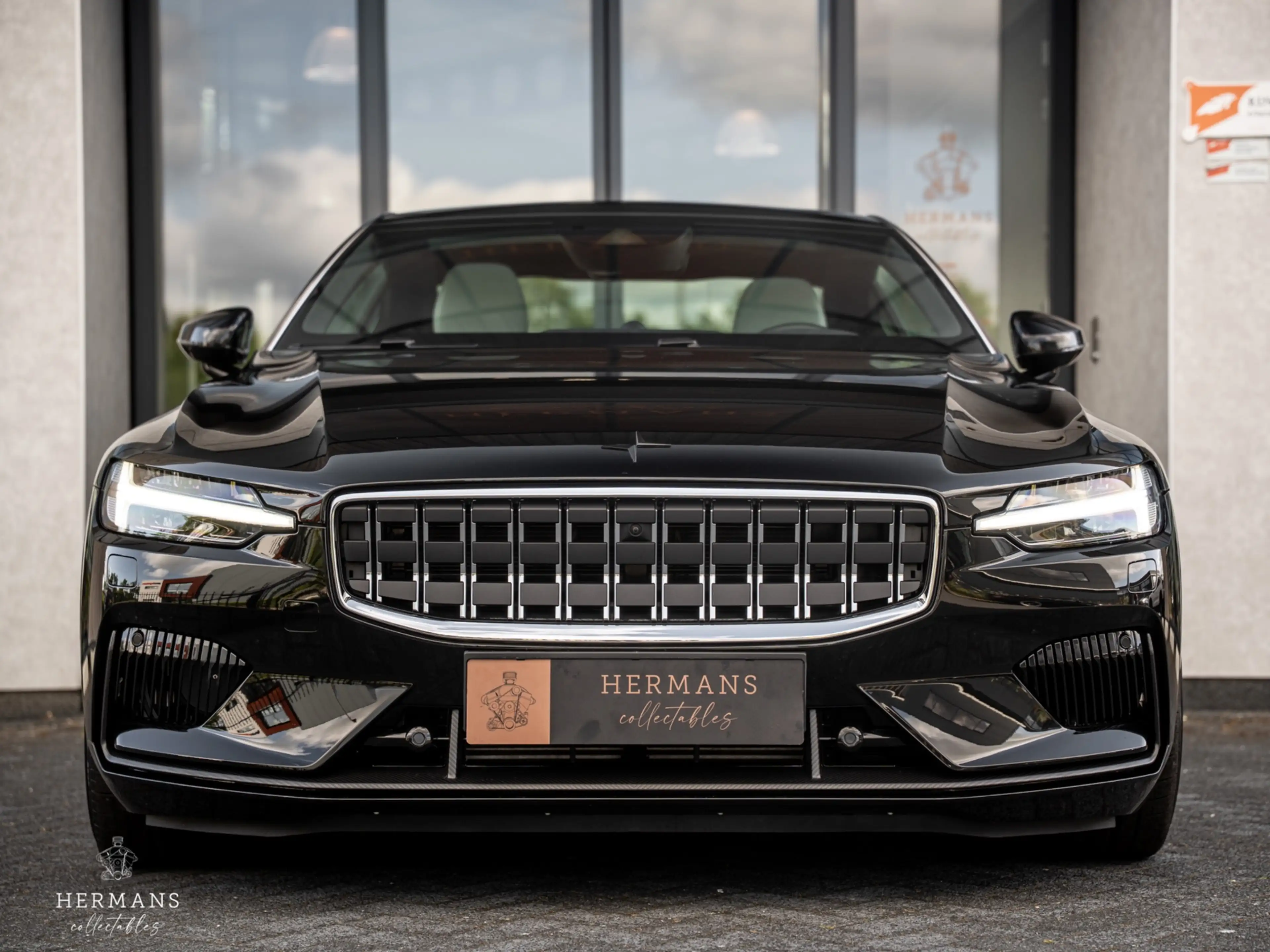 Polestar 1 2.0 T8R / 1 of 1500 / Carbon / Bowers & Wilkins / — photo 4
