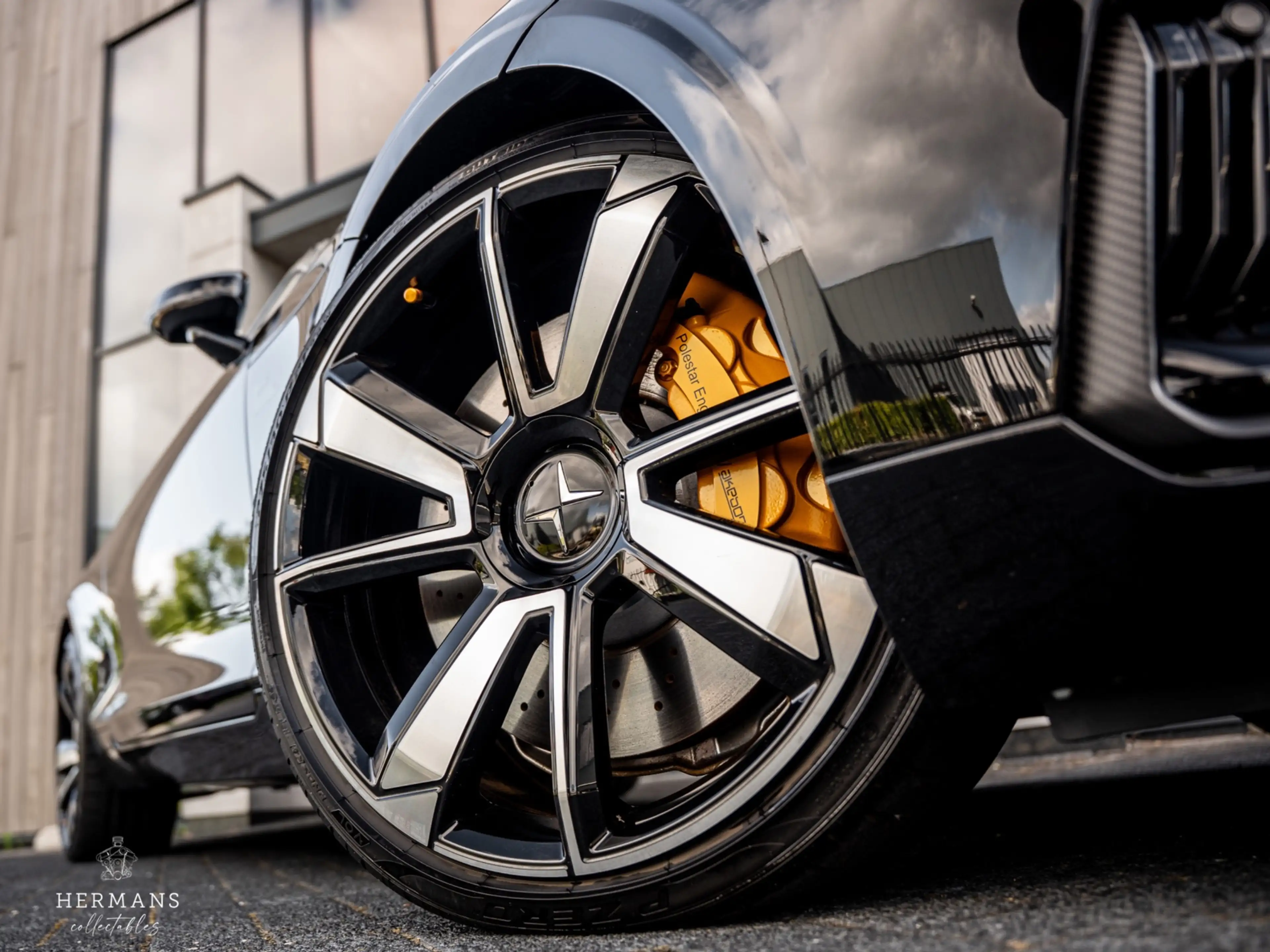 Polestar 1 2.0 T8R / 1 of 1500 / Carbon / Bowers & Wilkins / — photo 3