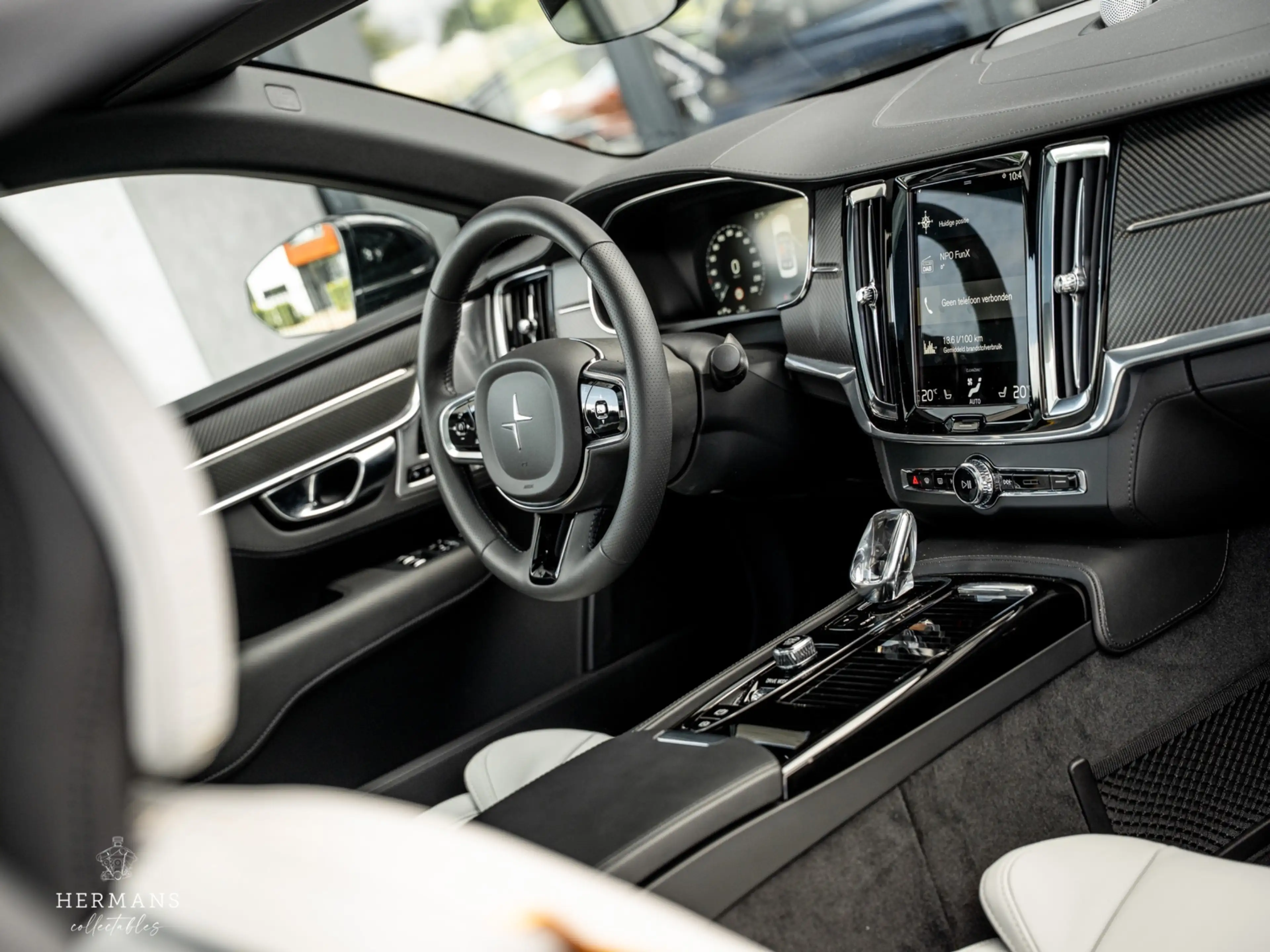 Polestar 1 2.0 T8R / 1 of 1500 / Carbon / Bowers & Wilkins / — photo 18