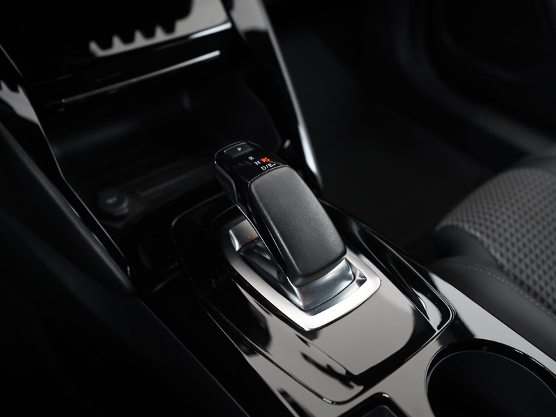 Peugeot e-2008 EV Allure 50 kWh | SOH 92% | Apple/Android Carplay — photo 10
