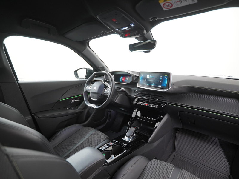 Peugeot e-2008 EV Allure 50 kWh | SOH 92% | Apple/Android Carplay — photo 2