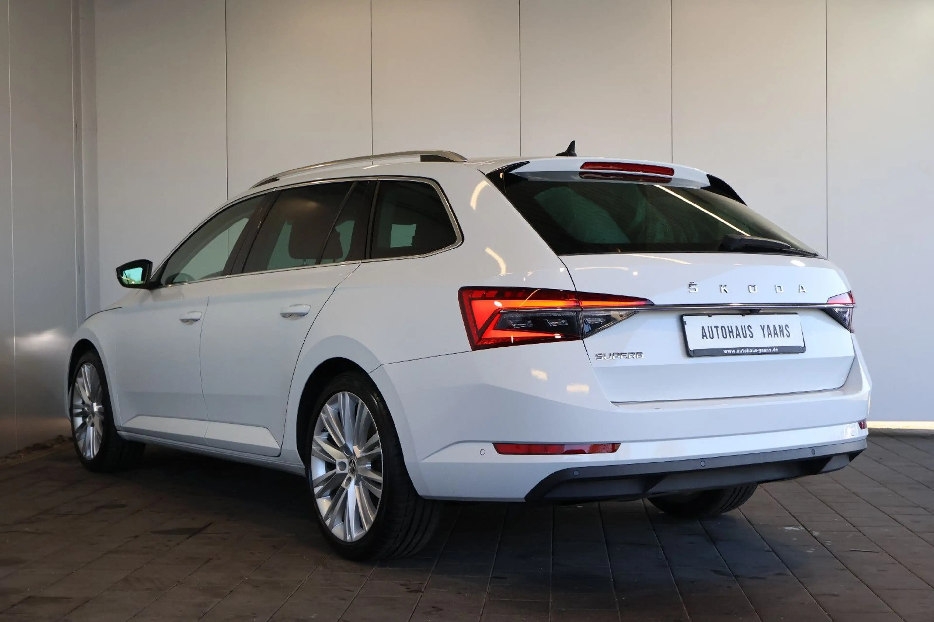Skoda Superb 2.0 TDI Style AID+ACC+KAM+MEM+LED+19"+AHK — photo 6