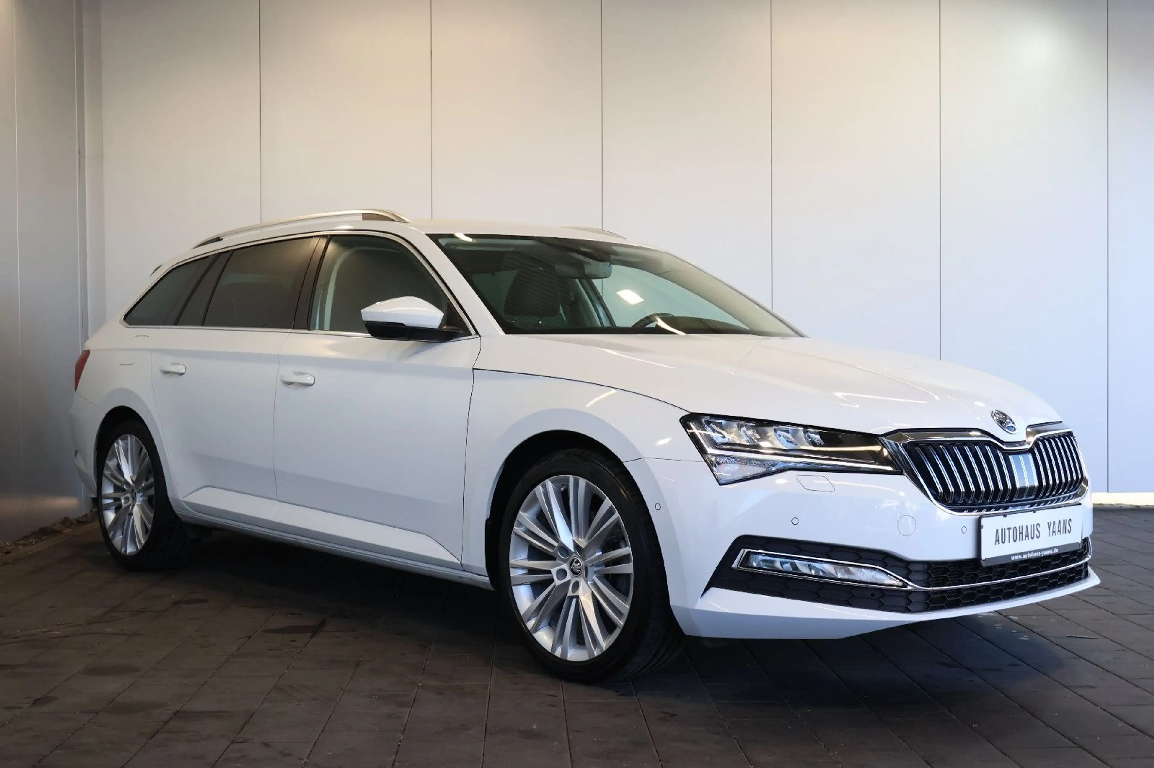 Skoda Superb 2.0 TDI Style AID+ACC+KAM+MEM+LED+19"+AHK — photo 3