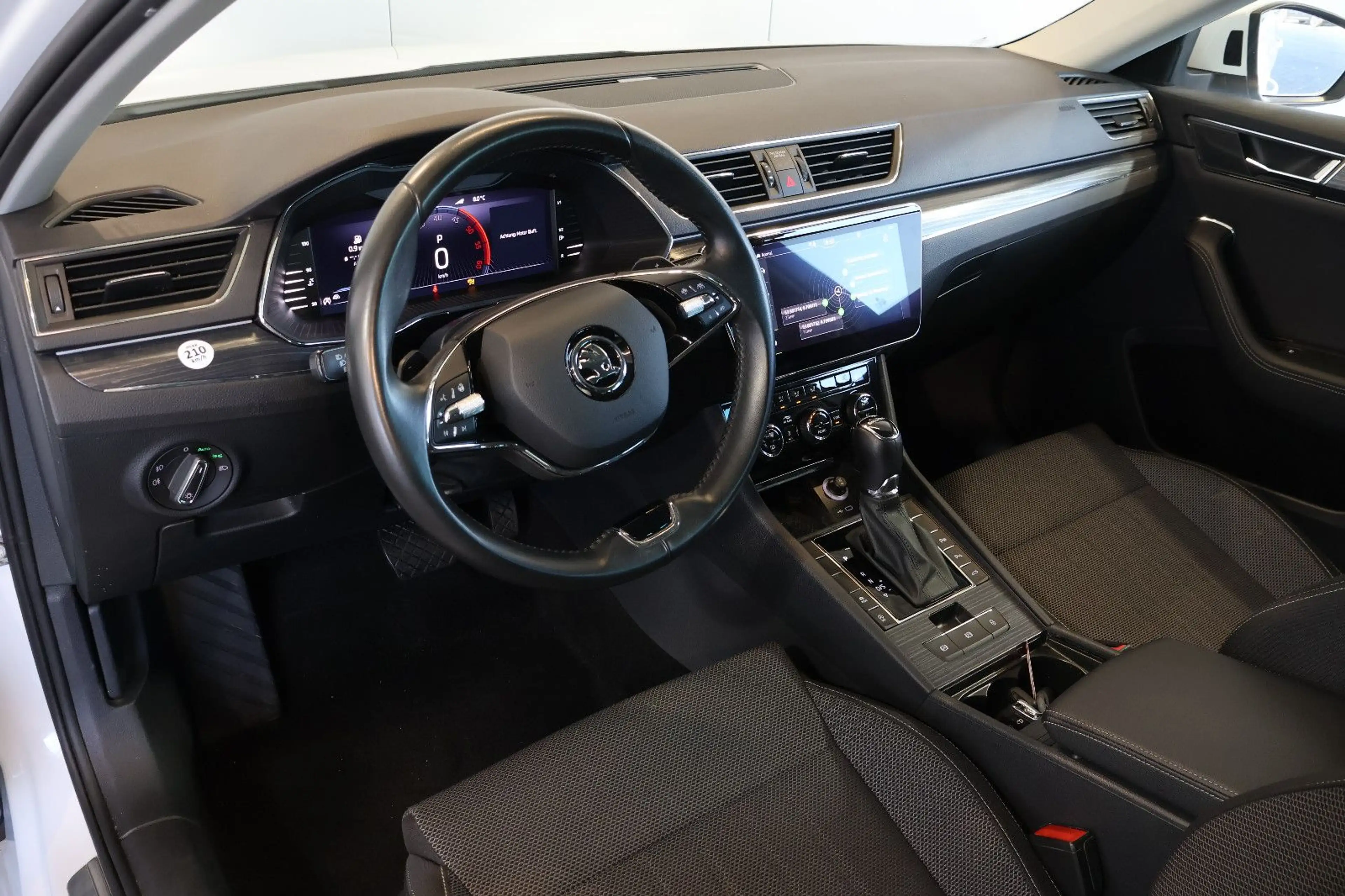 Skoda Superb 2.0 TDI Style AID+ACC+KAM+MEM+LED+19"+AHK — photo 11