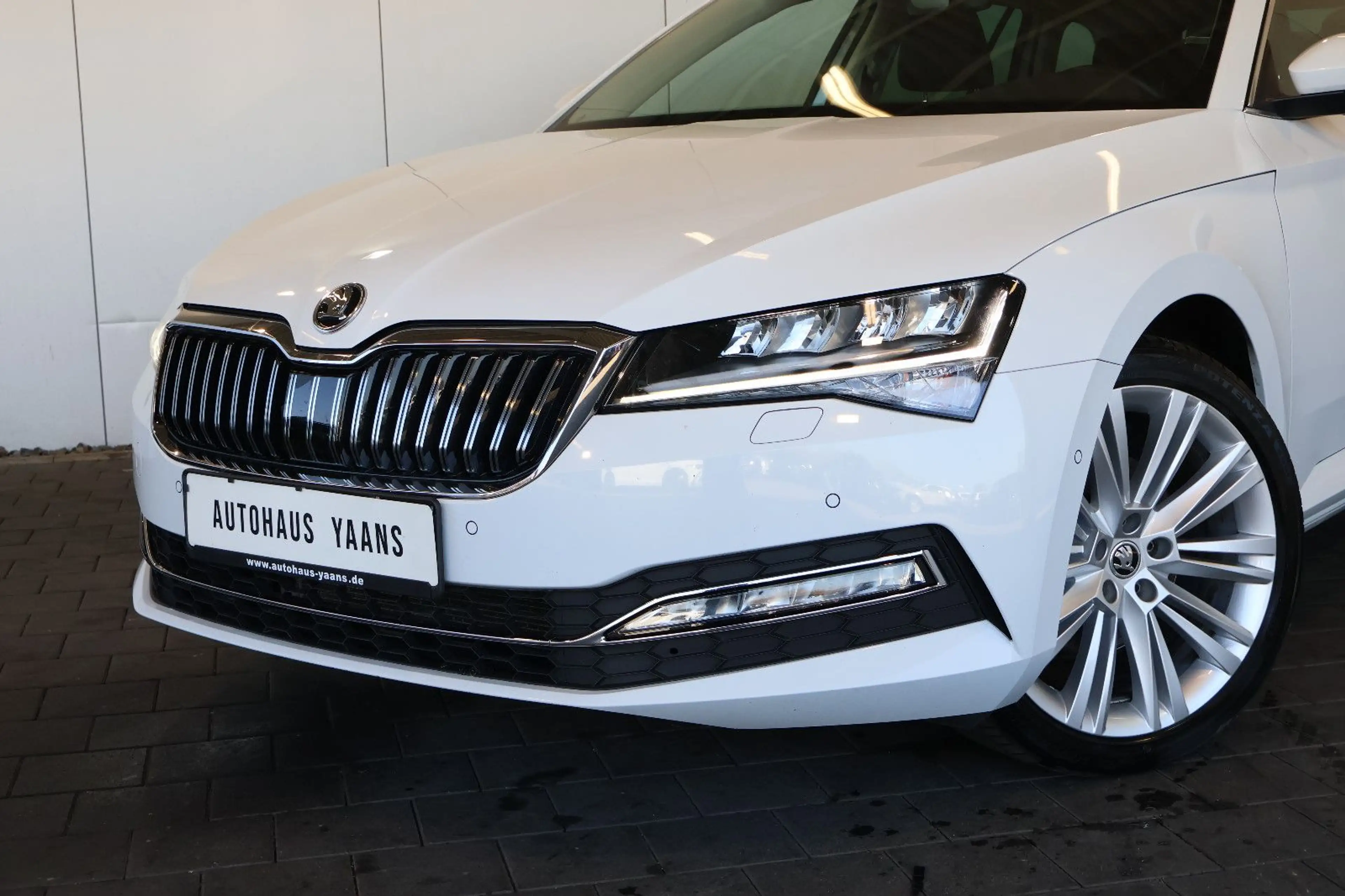 Skoda Superb 2.0 TDI Style AID+ACC+KAM+MEM+LED+19"+AHK — photo 7