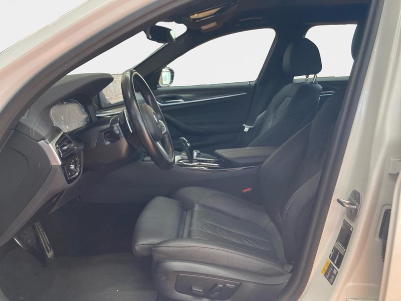 BMW 530 M Sport — photo 11