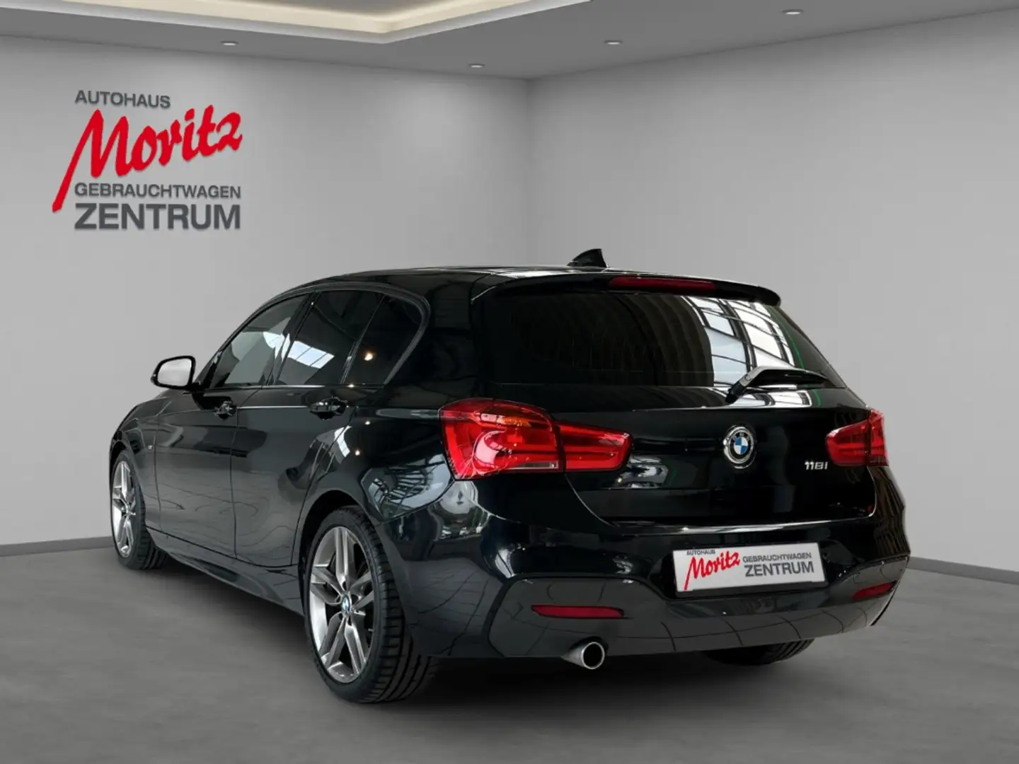 BMW 118 M Sport Aut. Sportpaket Leder LED Mehrzonenklima F Negro - 2