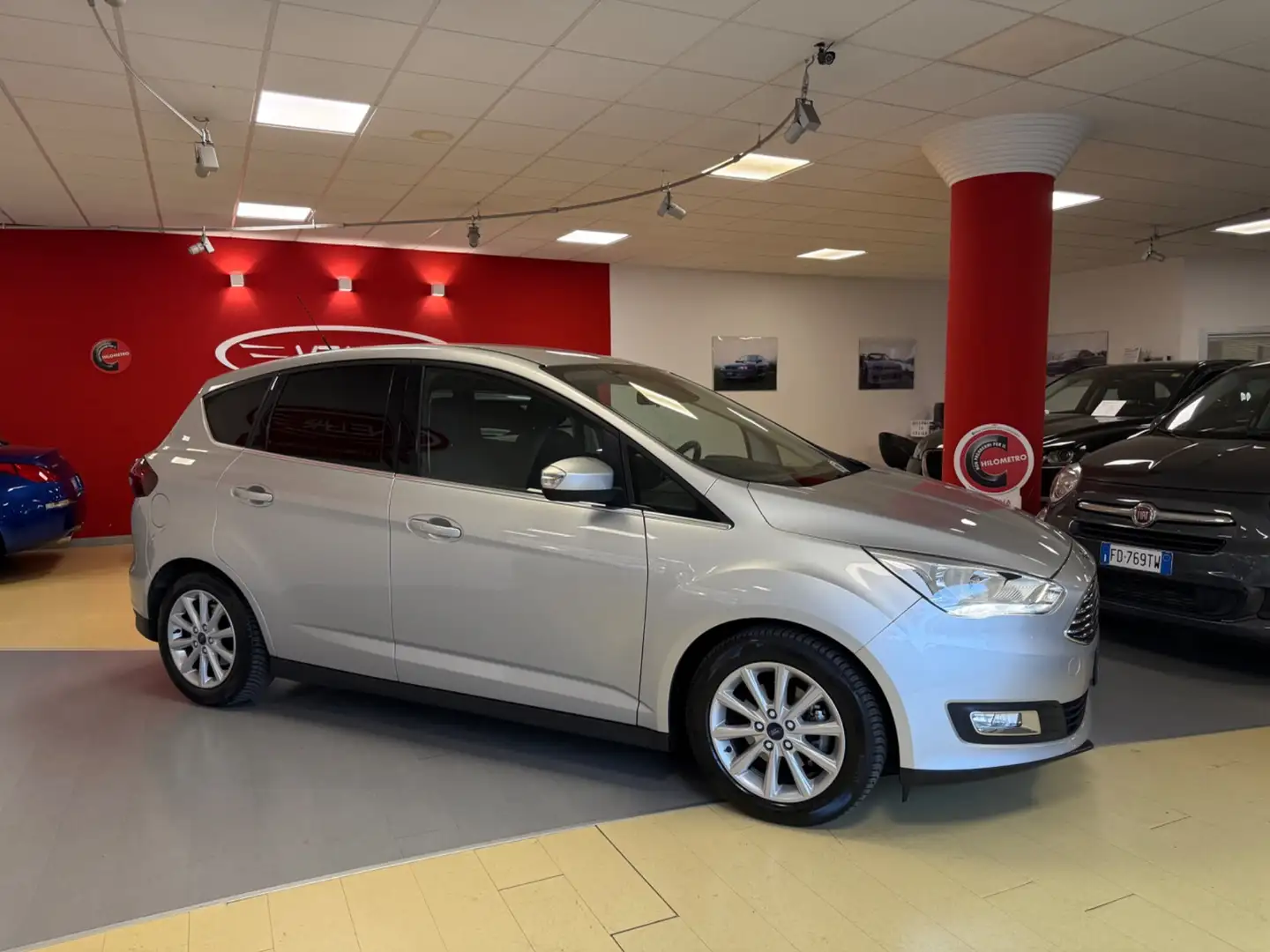 Ford C-Max 1.5 TDCi 120CV Start&Stop Titanium Grau - 2