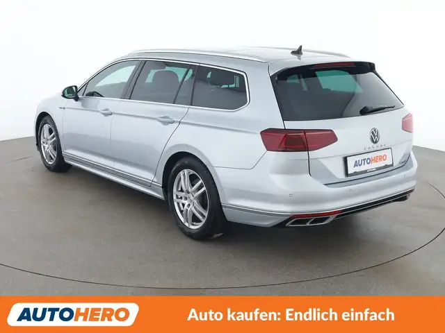 Volkswagen Passat view 4