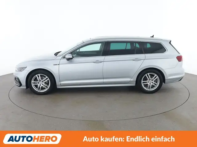Volkswagen Passat view 3