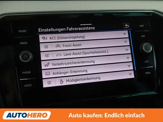 Volkswagen Passat view 22