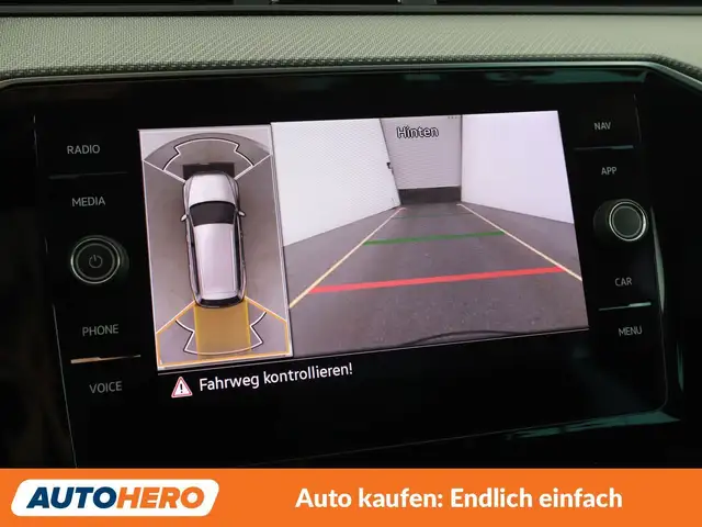 Volkswagen Passat view 21