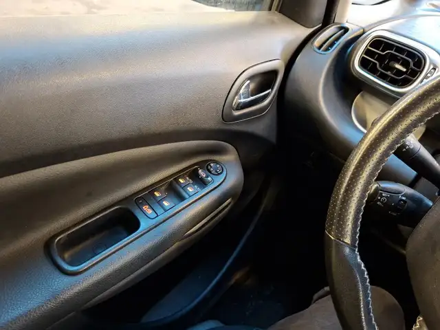 Citroen C3 Picasso view 12