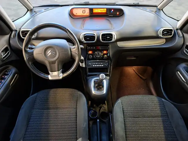 Citroen C3 Picasso view 6