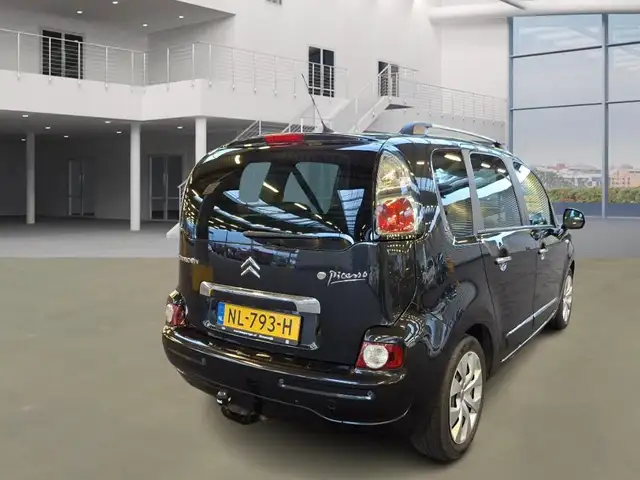 Citroen C3 Picasso view 3
