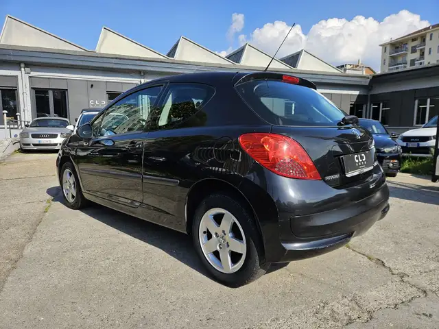 Peugeot 207 view 5