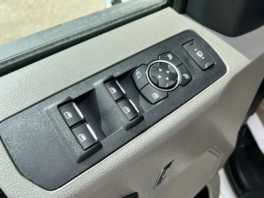 2022 Ford F-350 Super Duty XLT Crew Cab 176 | Premium Pkg | FX4 Pkg | Rear Ca — photo 7