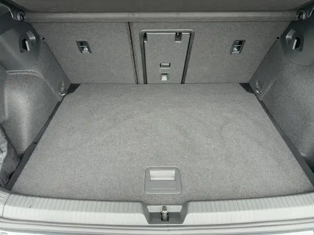 Volkswagen Golf view 14