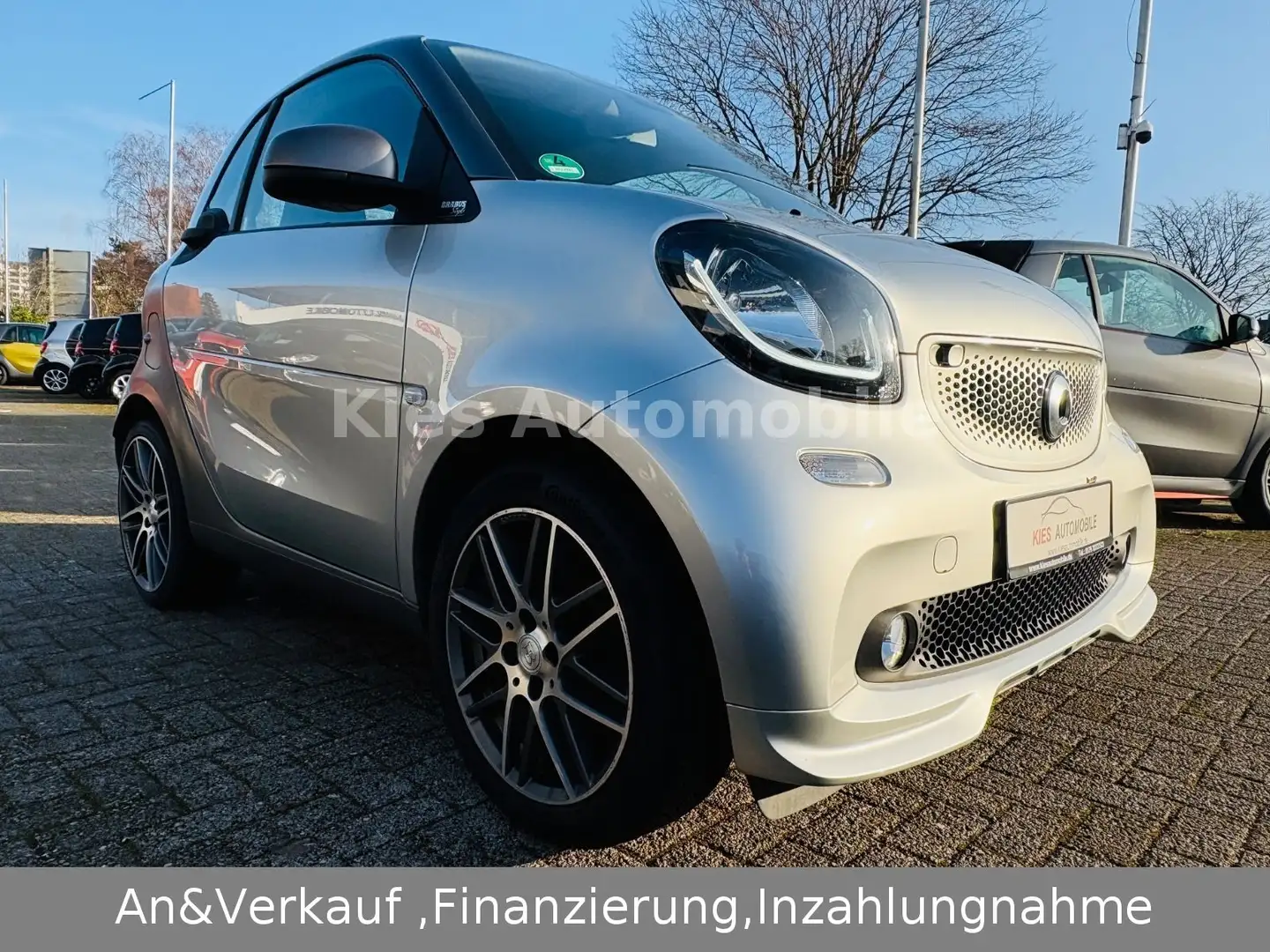 smart forTwo Brabus Xclusive 90PS/AUTOM/LEDER/NAVI/2H Gris - 2