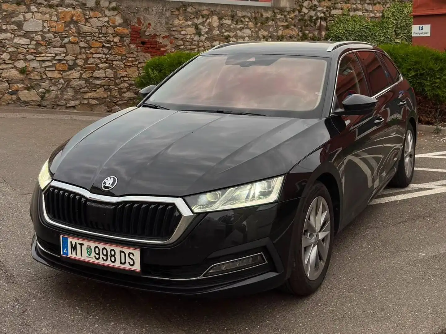 Skoda Octavia Octavia Combi 2,0 TDI 4x4 Style DSG Style Schwarz - 1