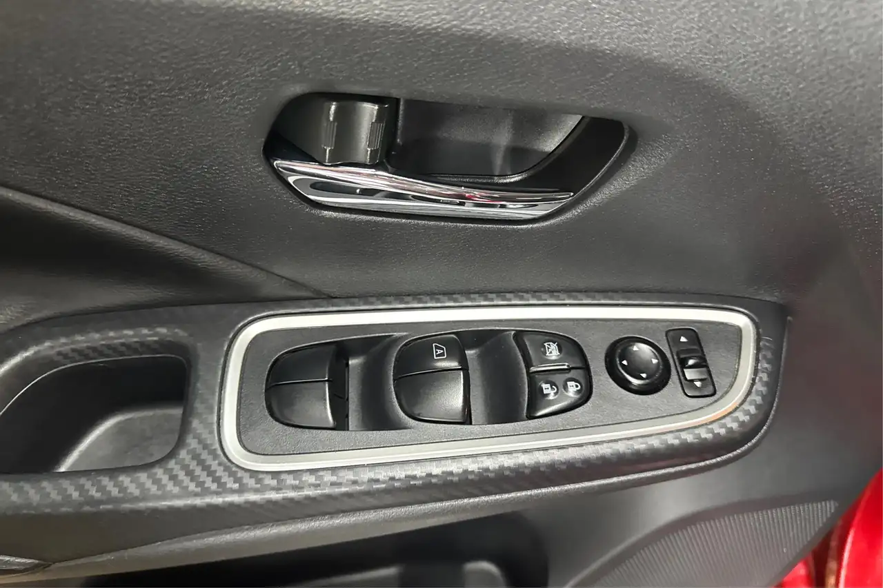 Nissan Versa fotografie Nissan Versa