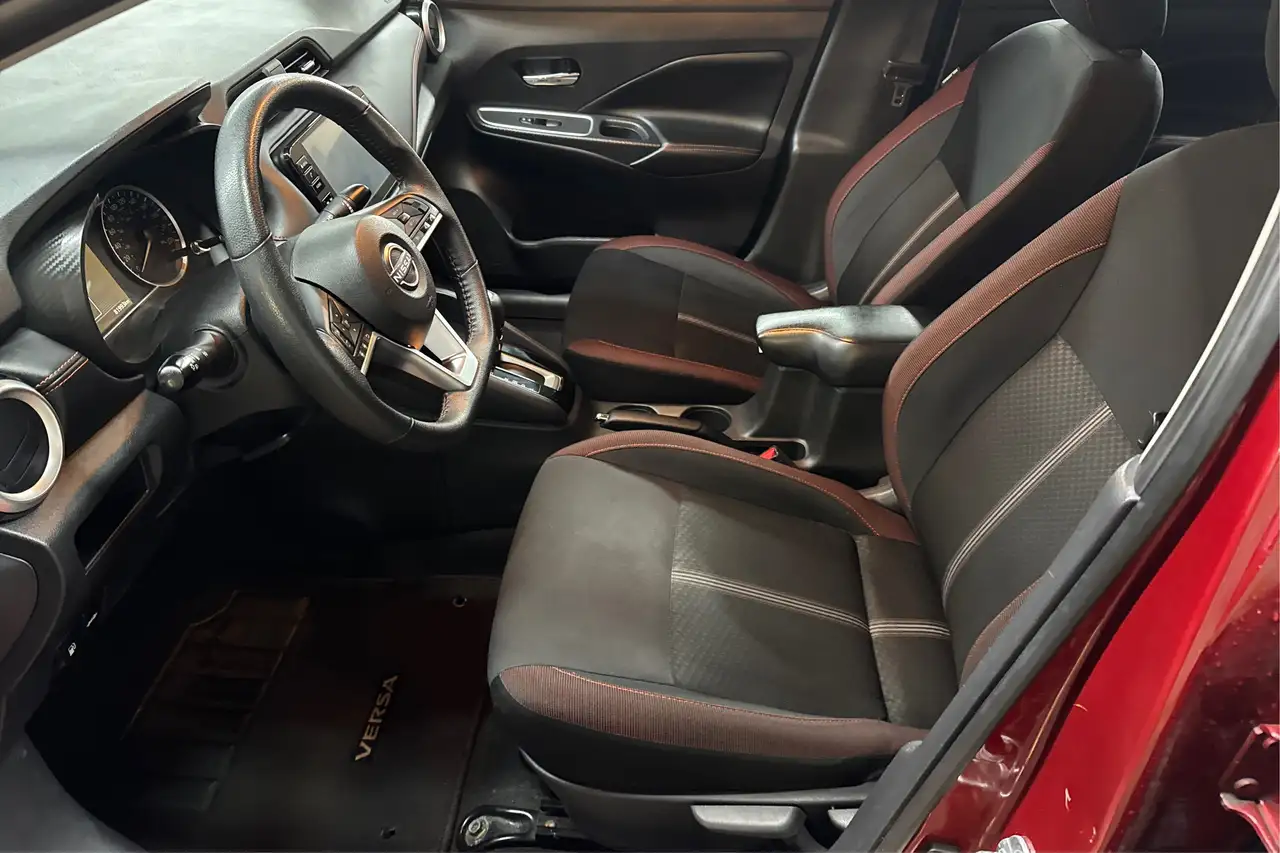 Nissan Versa fotografie Nissan Versa