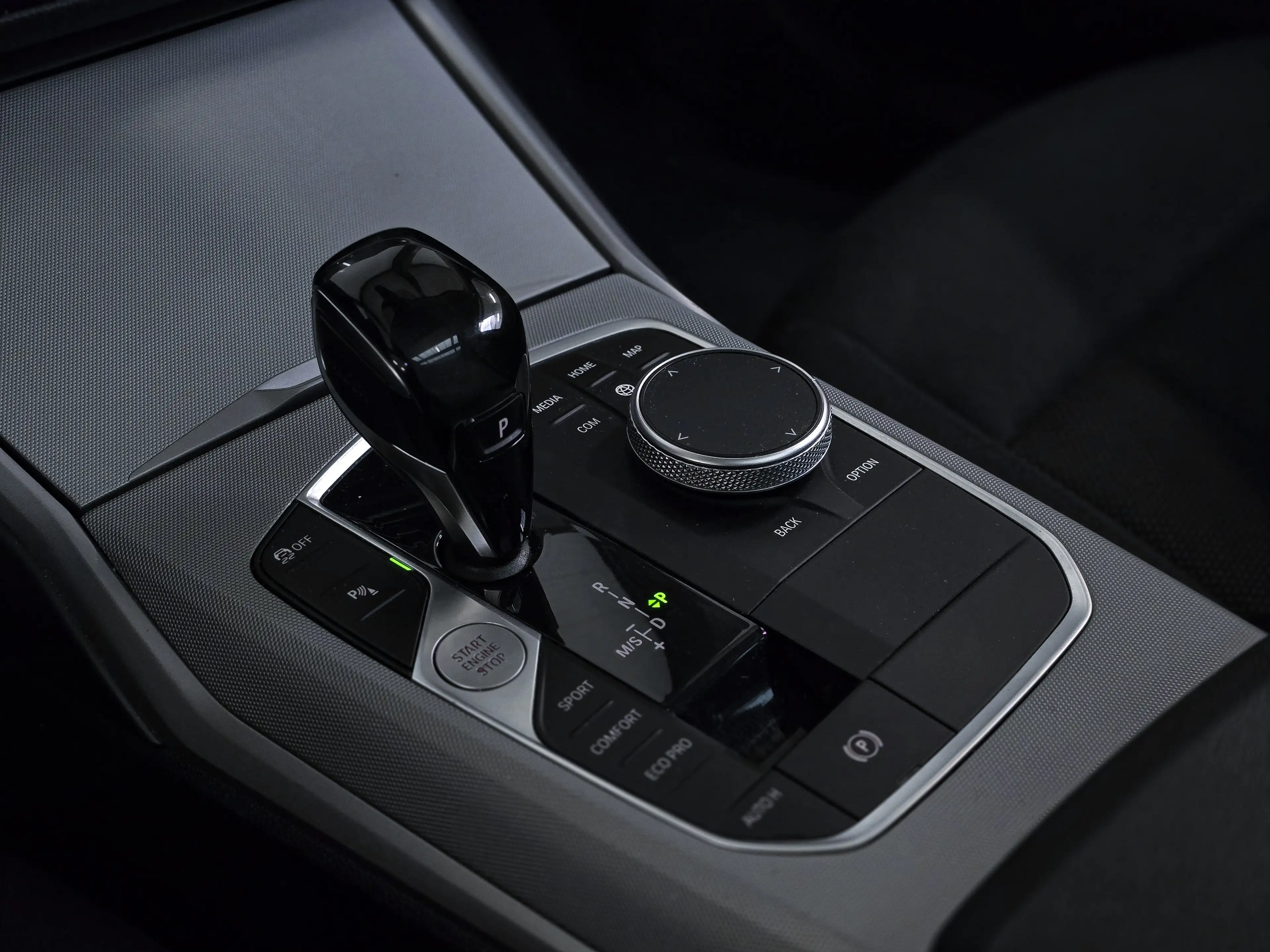 BMW 316 ✖ 19' PACK M | APPLE CARPLAY | TOIT OUVRANT✔ — photo 2