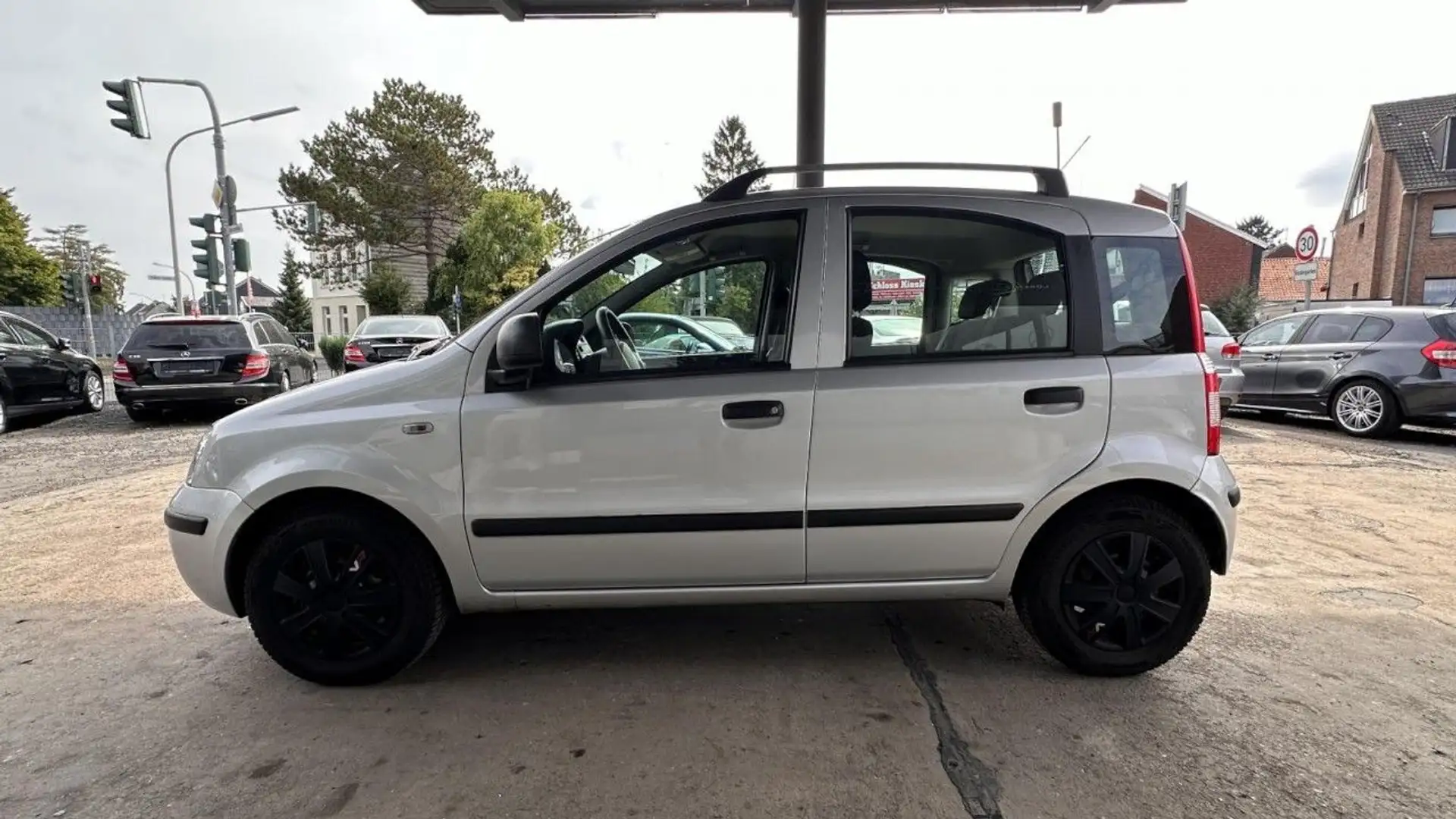 Fiat Panda 1.2 8V Dynamic*LPG*Klima*Tüv-Neu*Servo* - 2