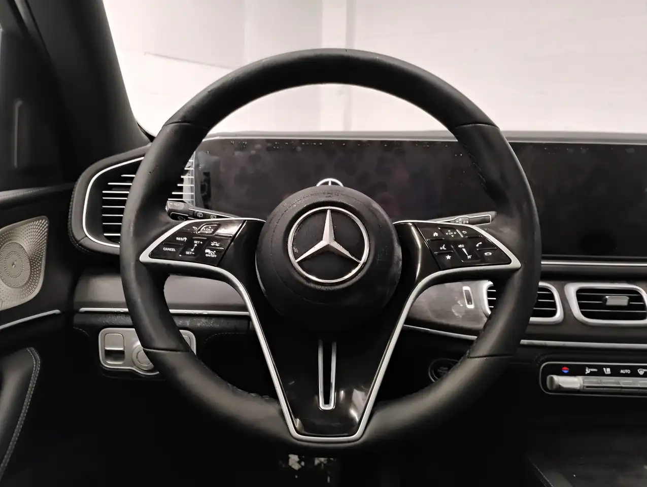 Mercedes-Benz GLE снимка Mercedes-Benz GLE